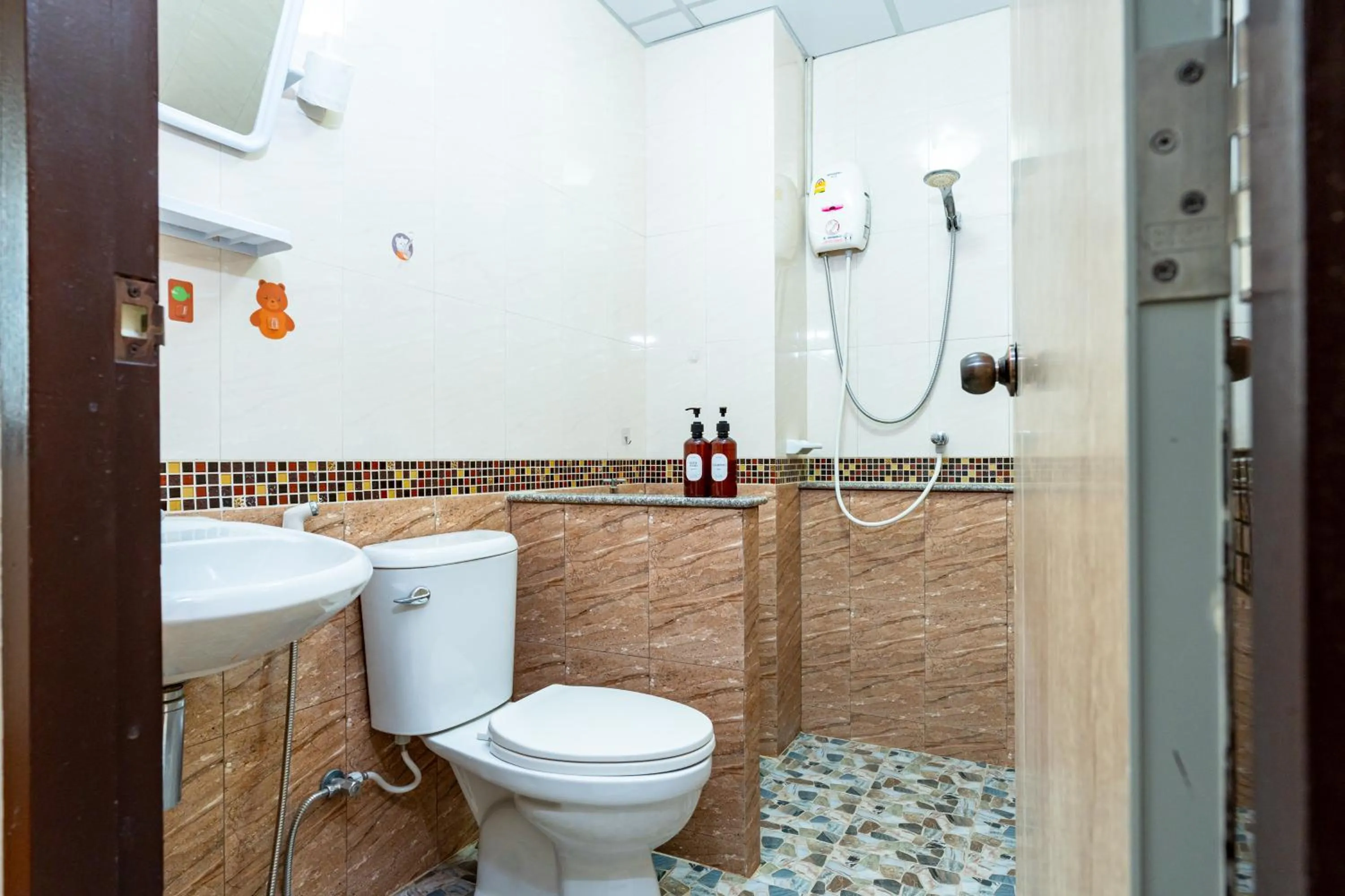 Shower in The Hidden Sao Chingcha