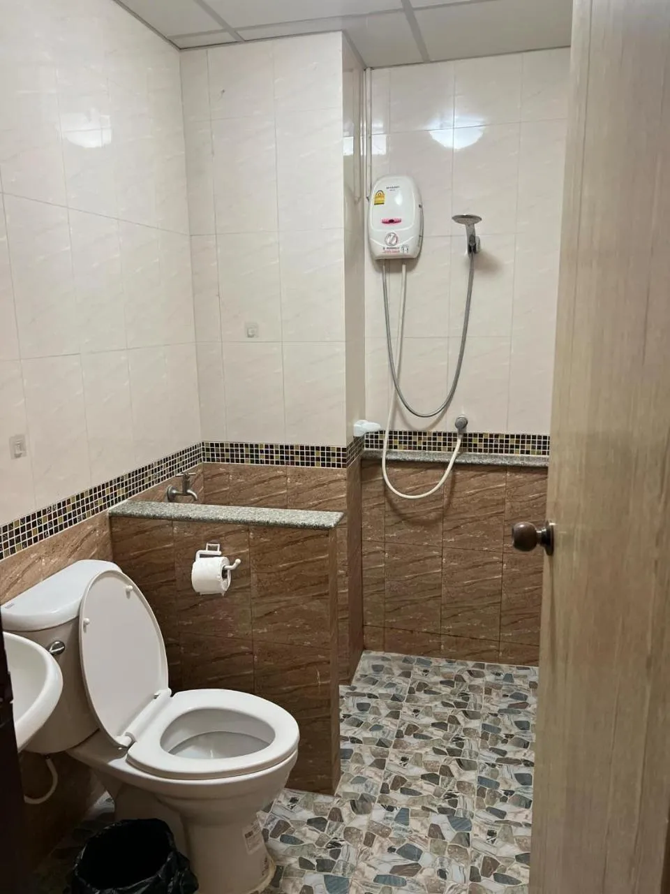 Toilet in The Hidden Sao Chingcha
