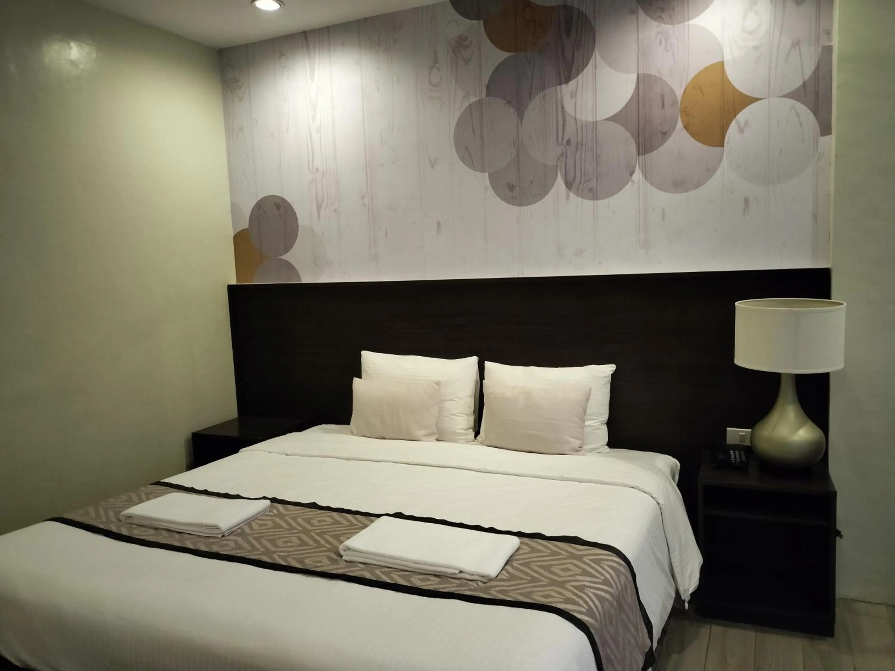 Bed in Whitewoods Convention and Leisure Hotel