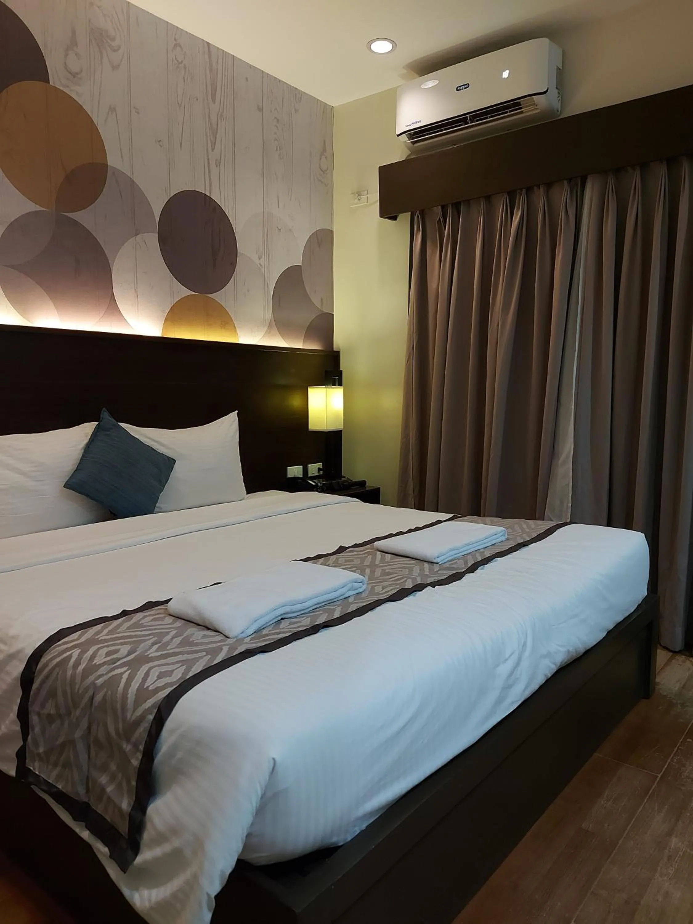 Bed in Whitewoods Convention and Leisure Hotel