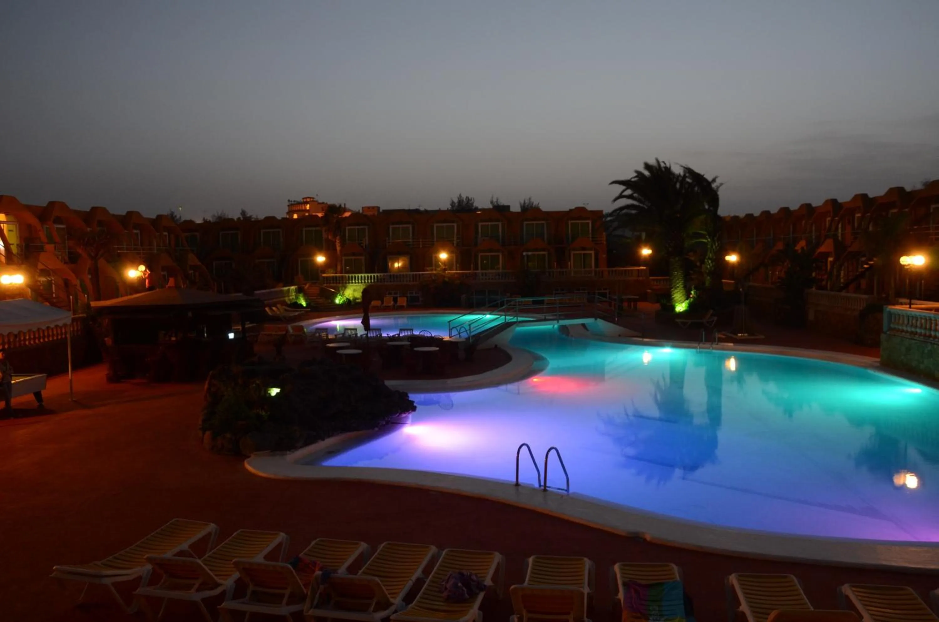 Swimming pool in Aparthotel la Piramide