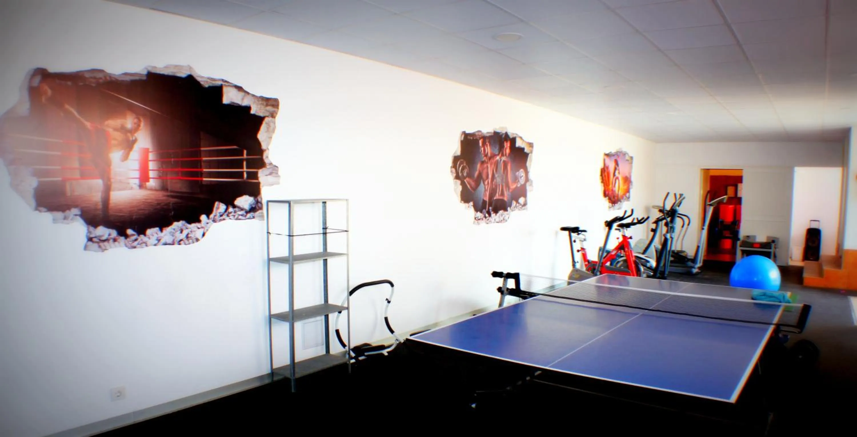 Table tennis in Aparthotel la Piramide