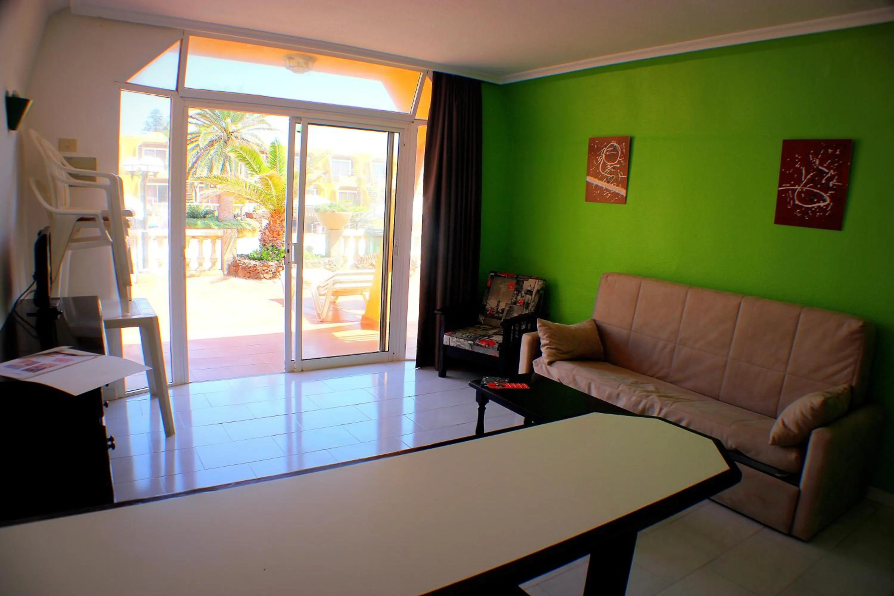 TV and multimedia in Aparthotel la Piramide