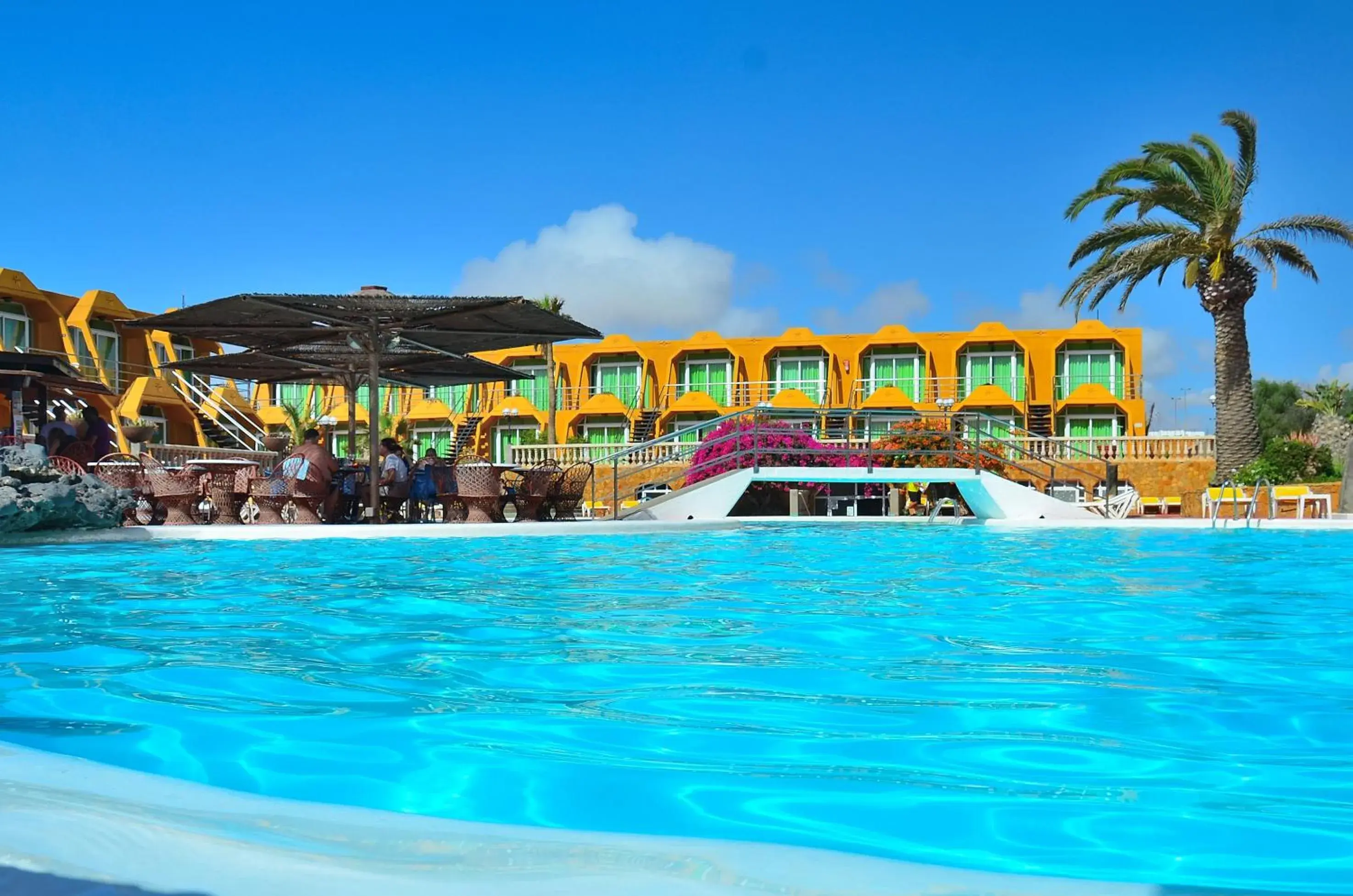 Pool view in Aparthotel la Piramide Pool view in Aparthotel la Piramide