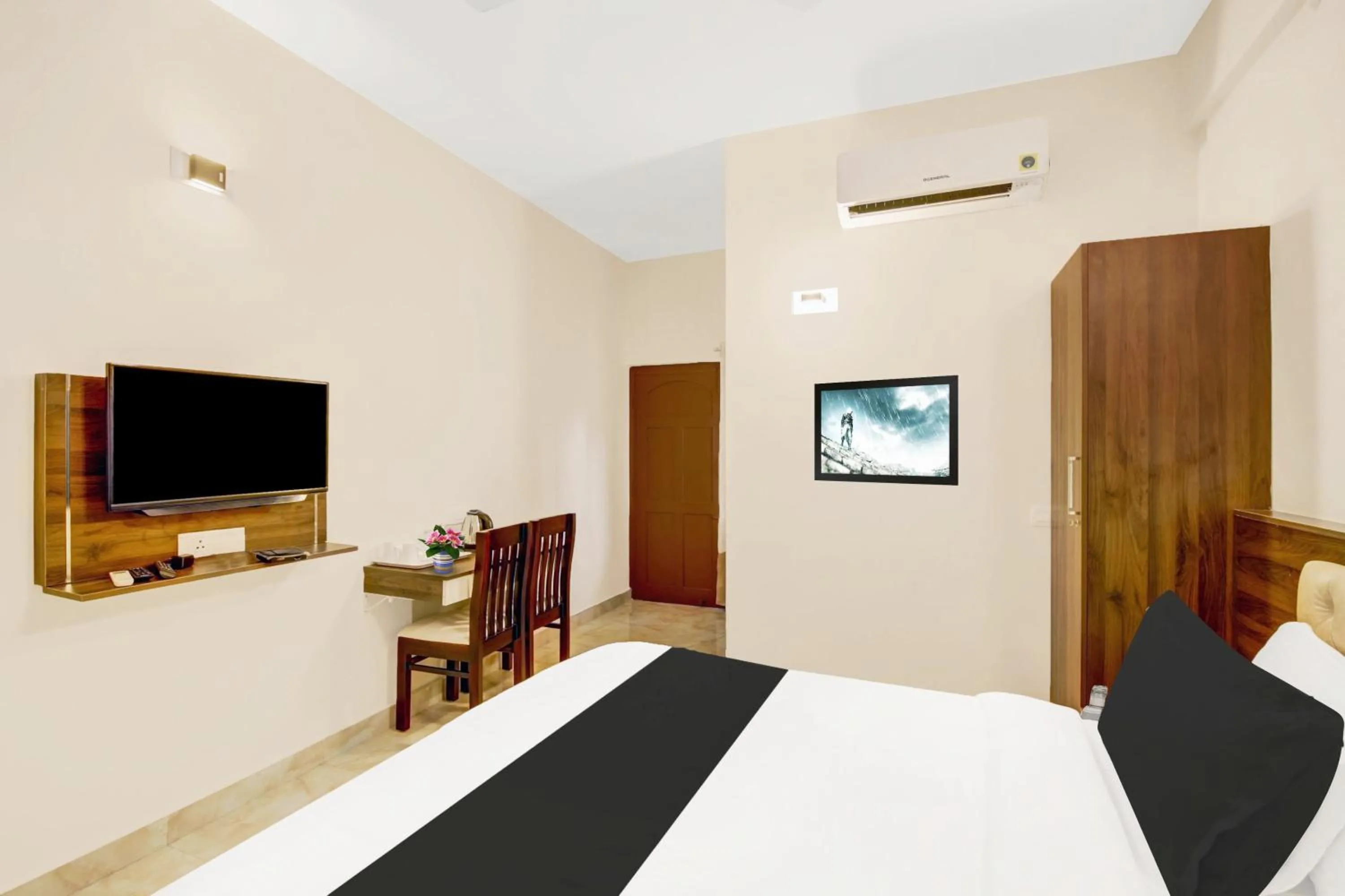 Bedroom, Bed in Super Collection O Virajpet City Centre formerly The Fort Mercara