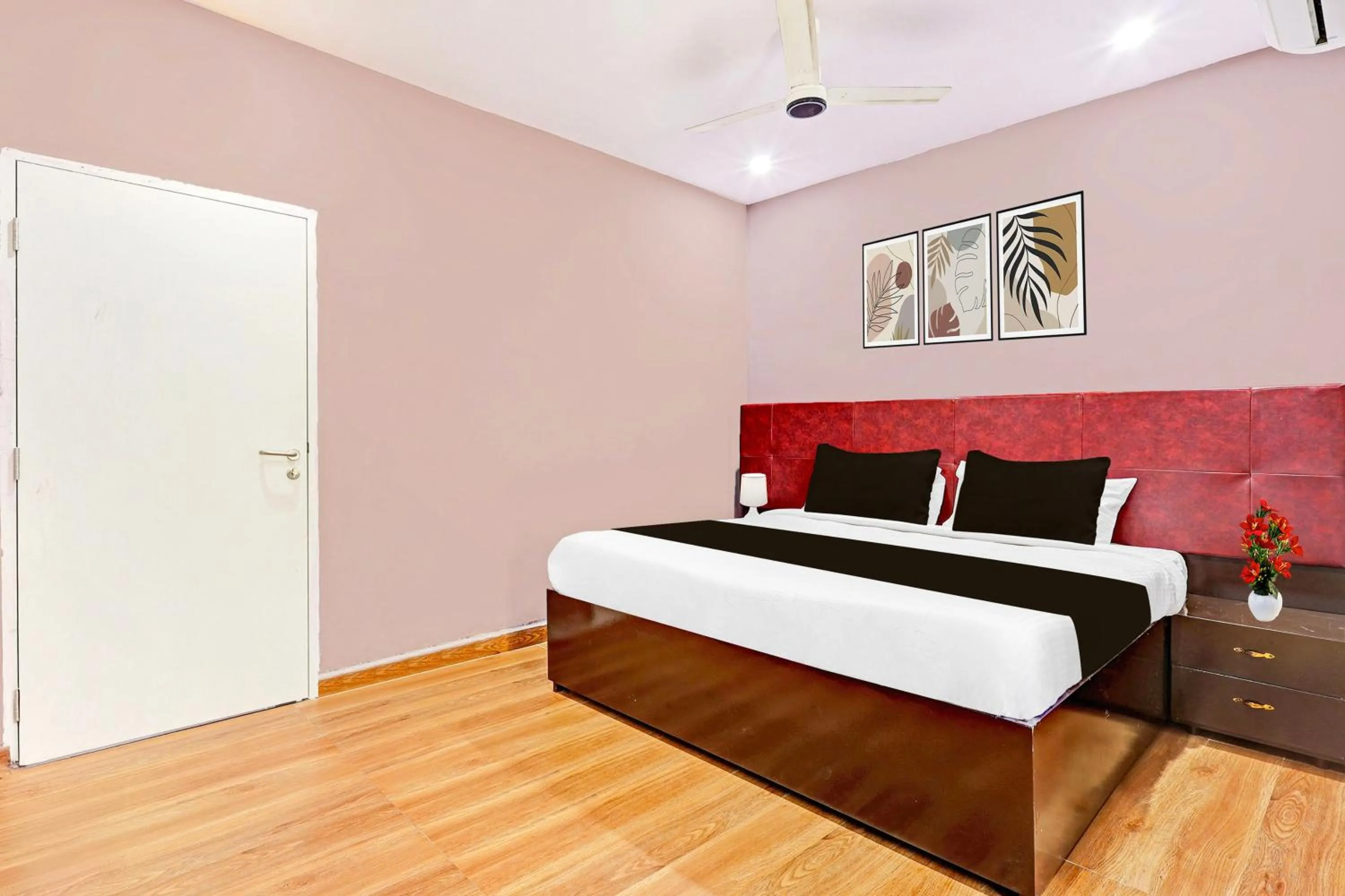 Bedroom, Bed in Super Hotel O Ramarvapadu Near ESI Hospital