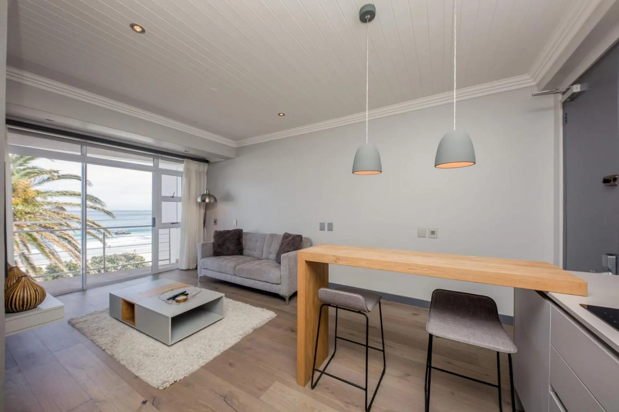 Kitchen or kitchenette in Seasonsfind - The Bay