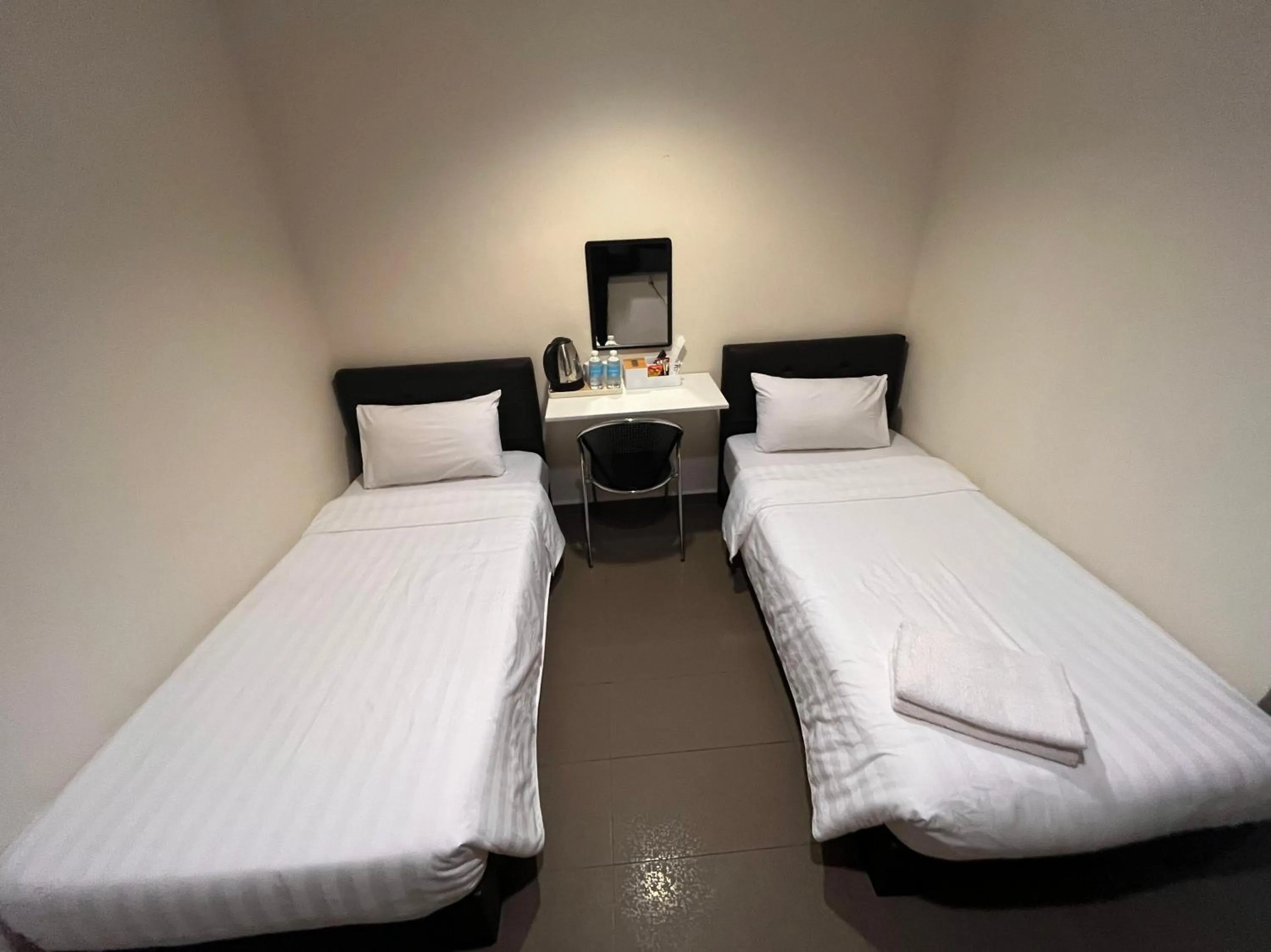 Bedroom, Bed in Hotel O Jb Sojourn