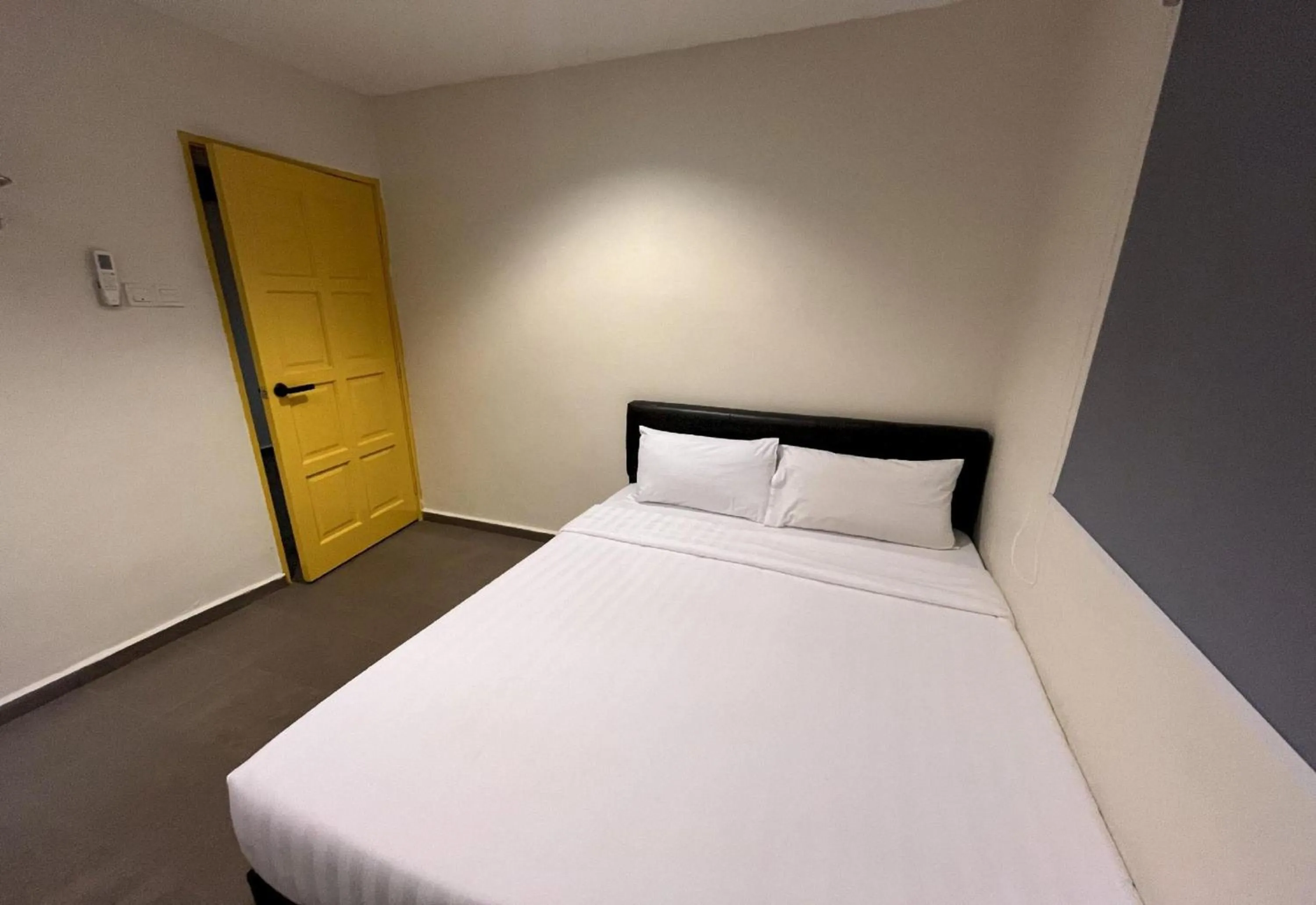 Bedroom, Bed in Hotel O Jb Sojourn