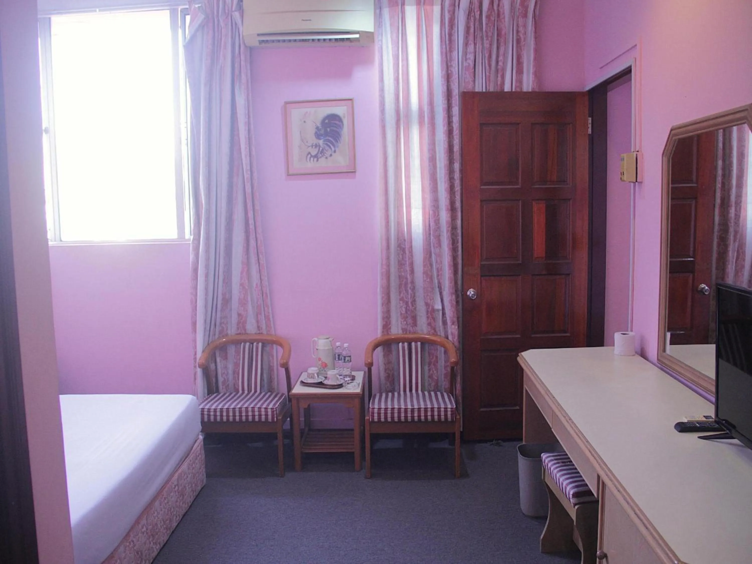 View (from property/room), Bed in Hotel O Hotel Ramai