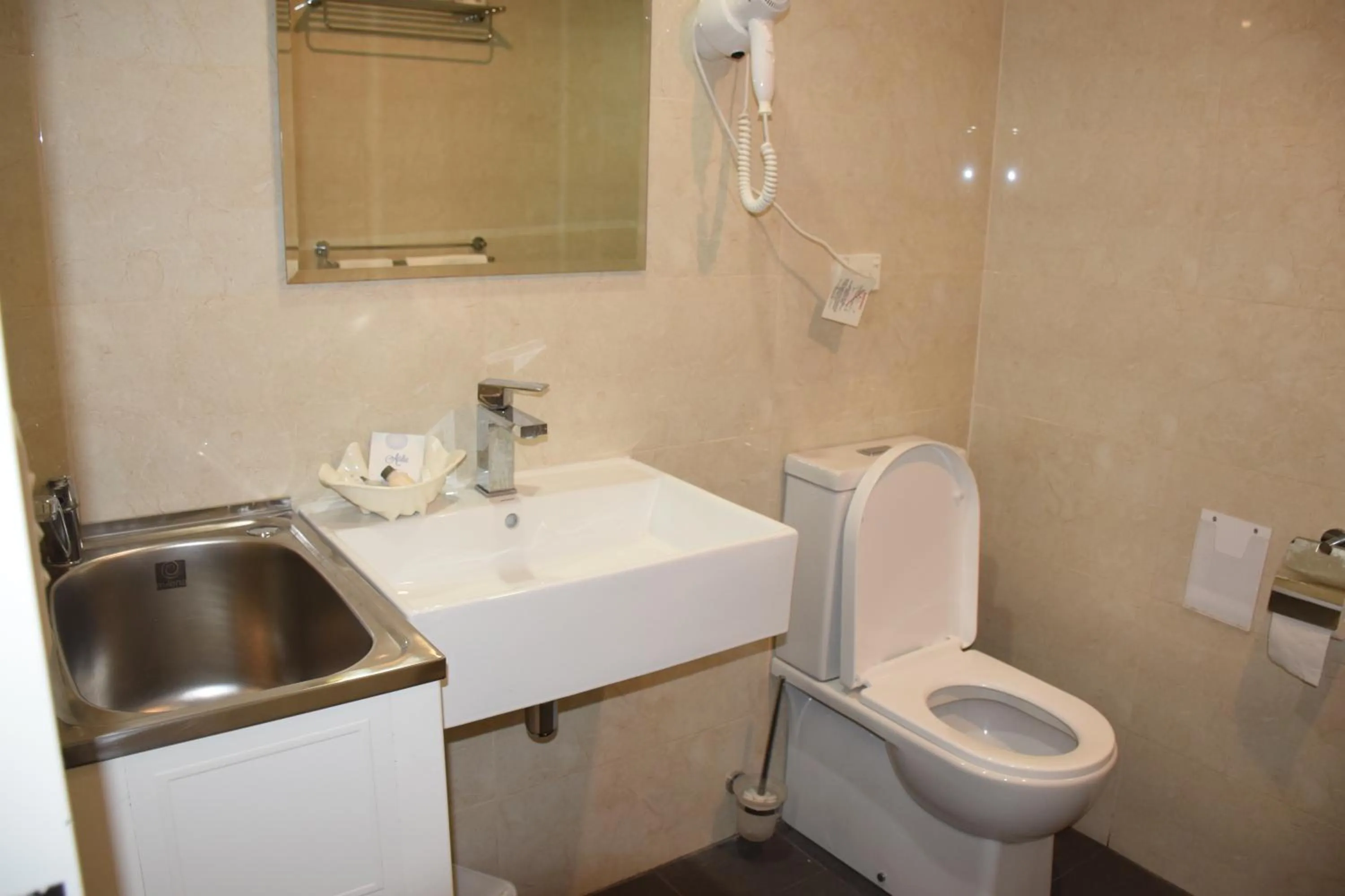 Bathroom in Rainbow Motel Queanbeyan