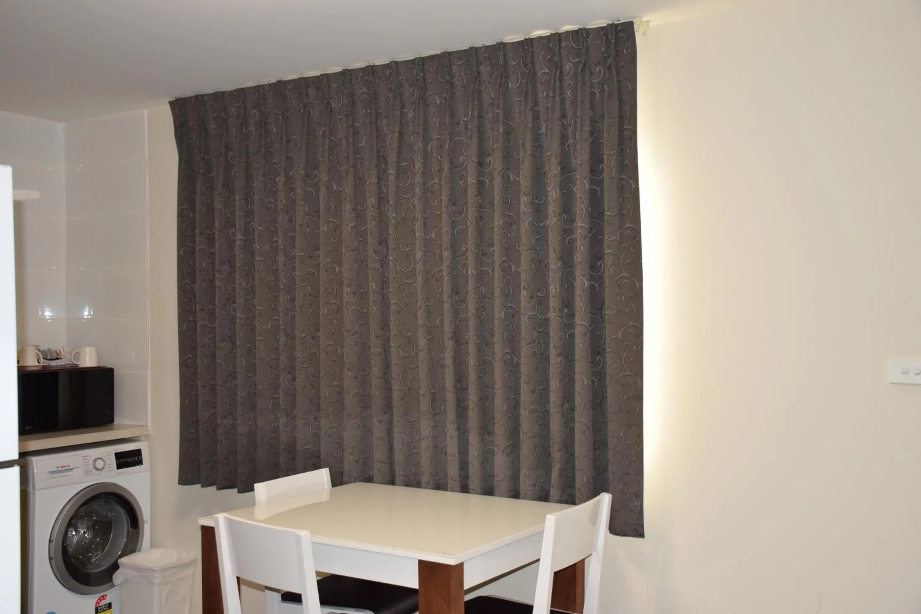 Dining area in Rainbow Motel Queanbeyan