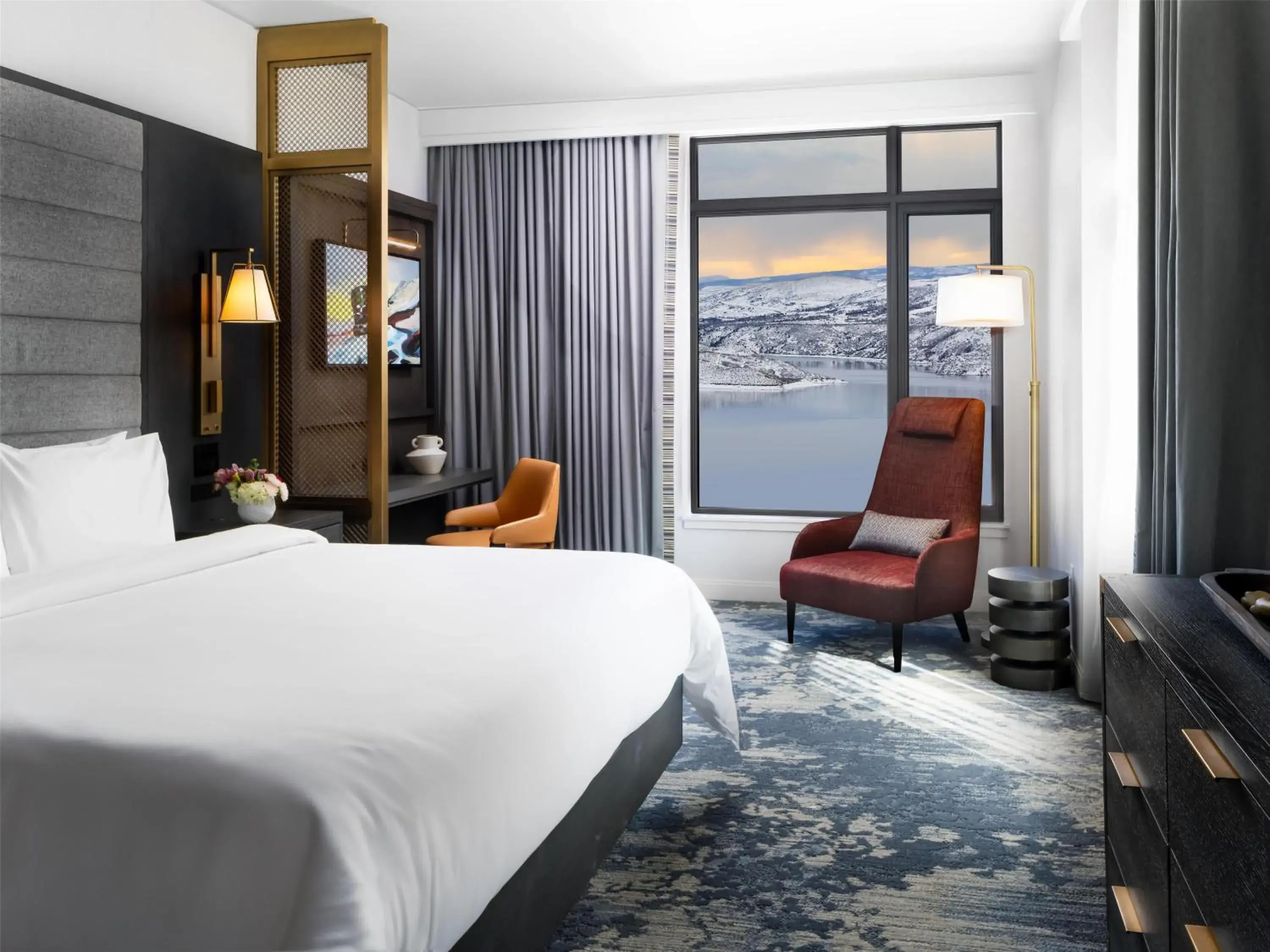 Corner King Room with One King Bed and One Twin Sofa Bed in Grand Hyatt Deer Valley Corner King Room with One King Bed and One Twin Sofa Bed in Grand Hyatt Deer Valley