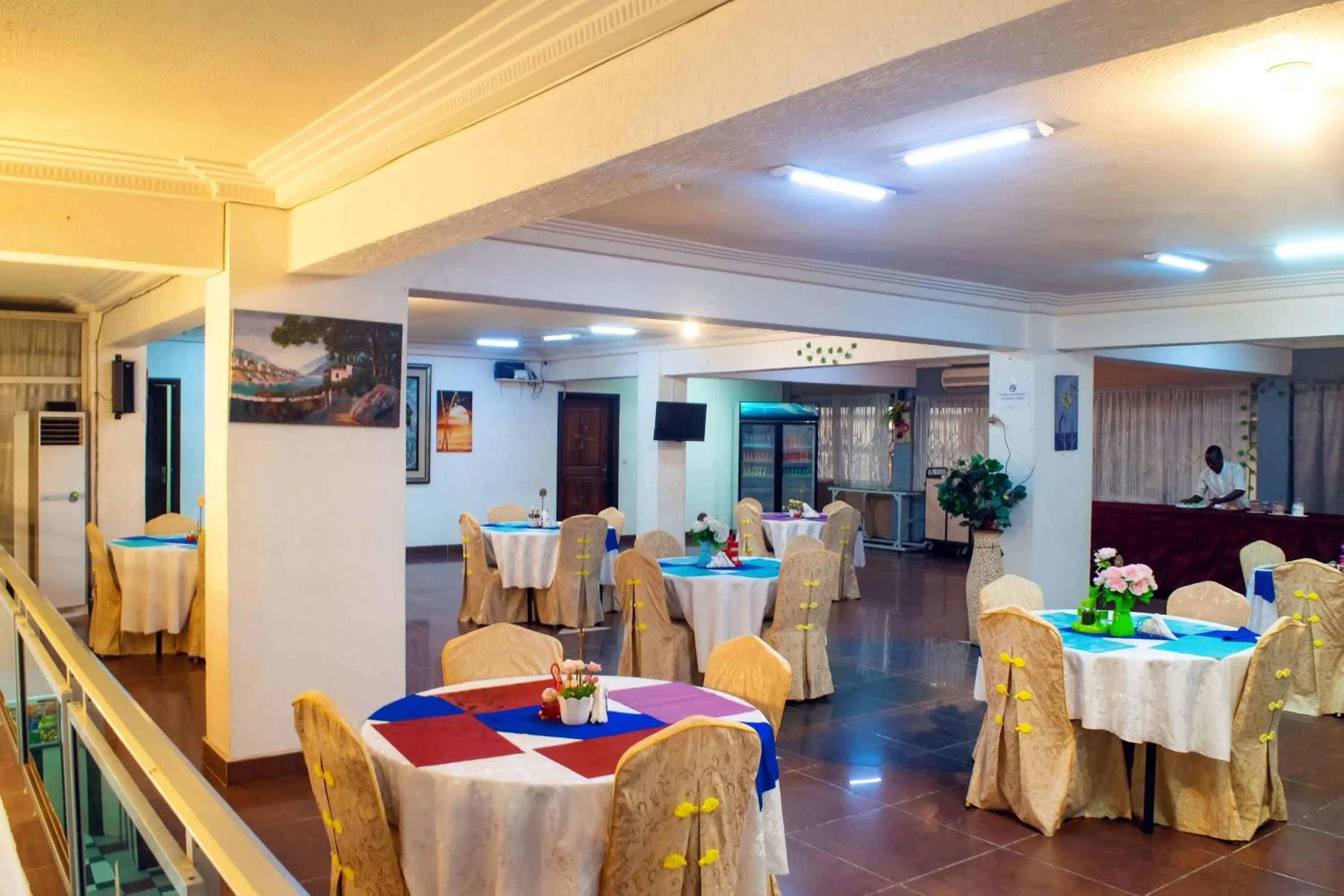 Restaurant/places to eat in Riviera Hotel Benin