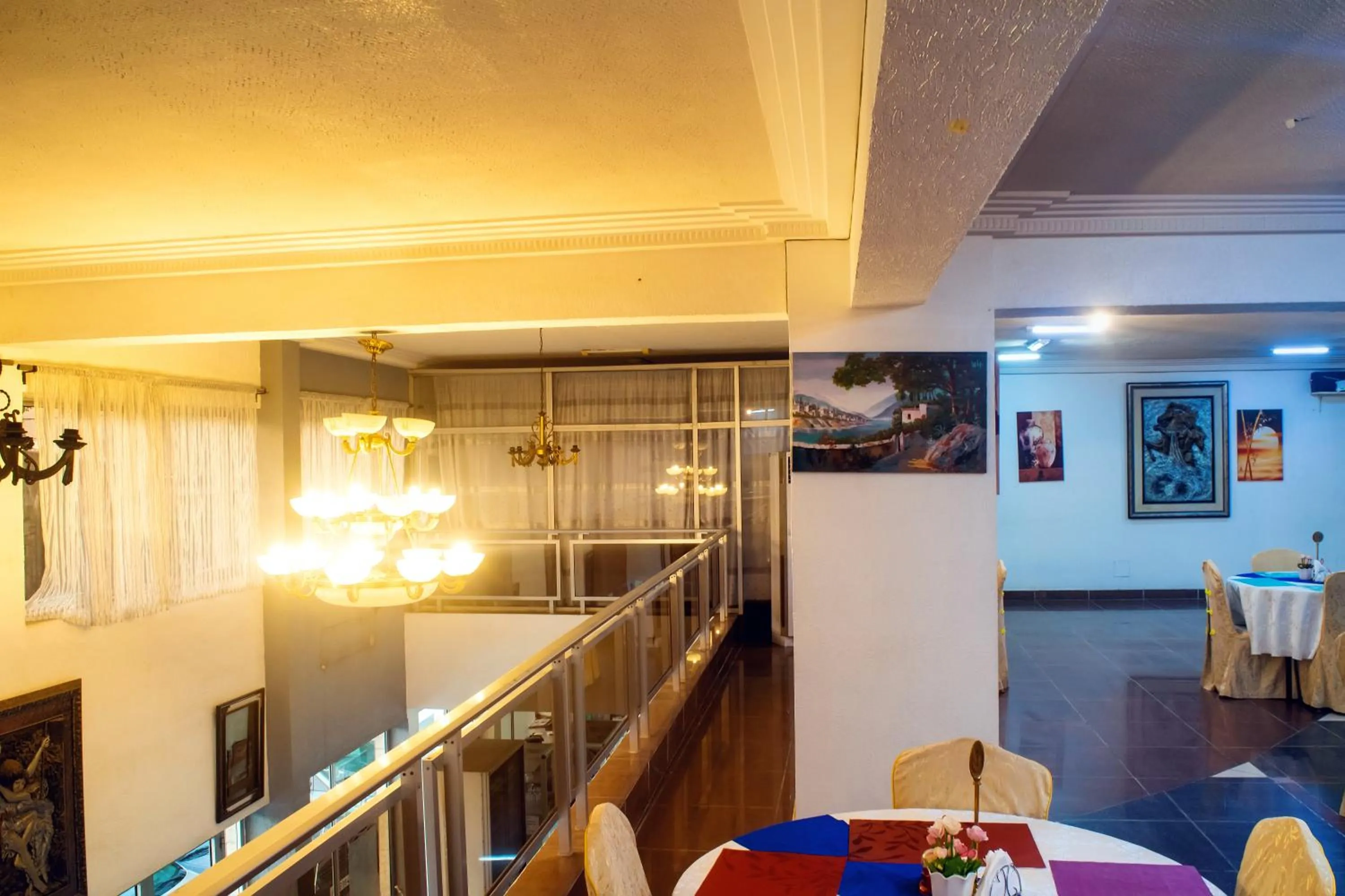 Restaurant/places to eat in Riviera Hotel Benin