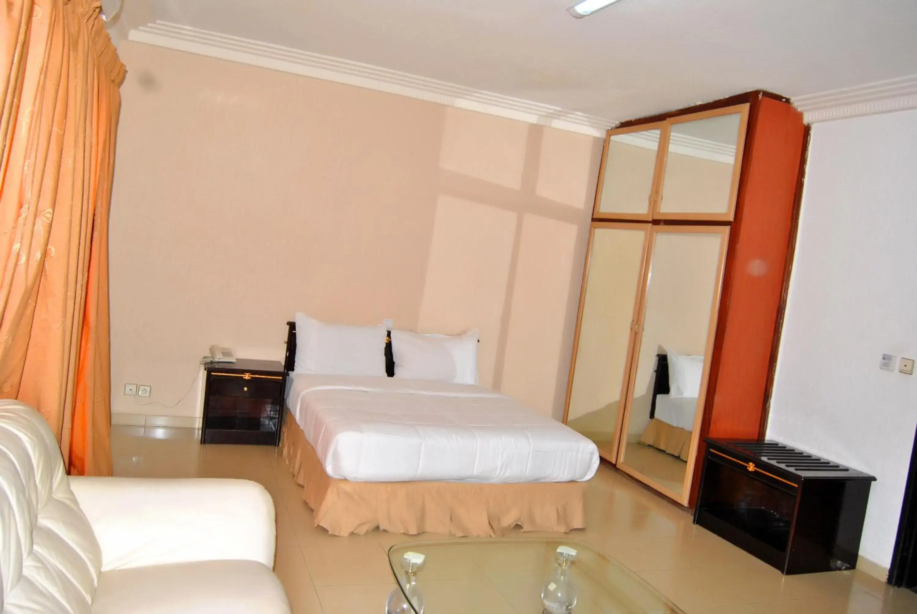 Economy Double Room in Riviera Hotel Benin Economy Double Room in Riviera Hotel Benin
