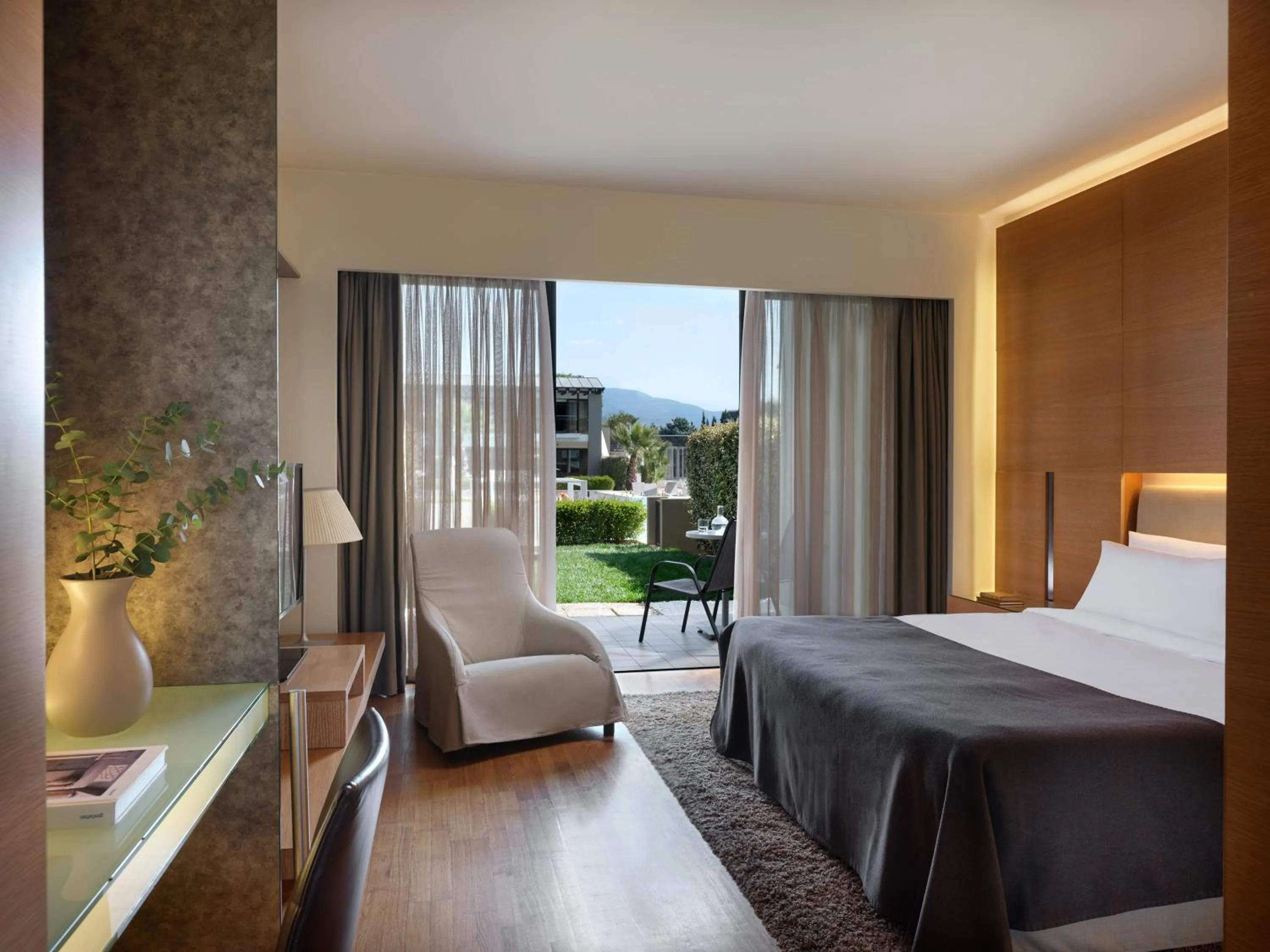 Bed in September Hotel Thessaloniki