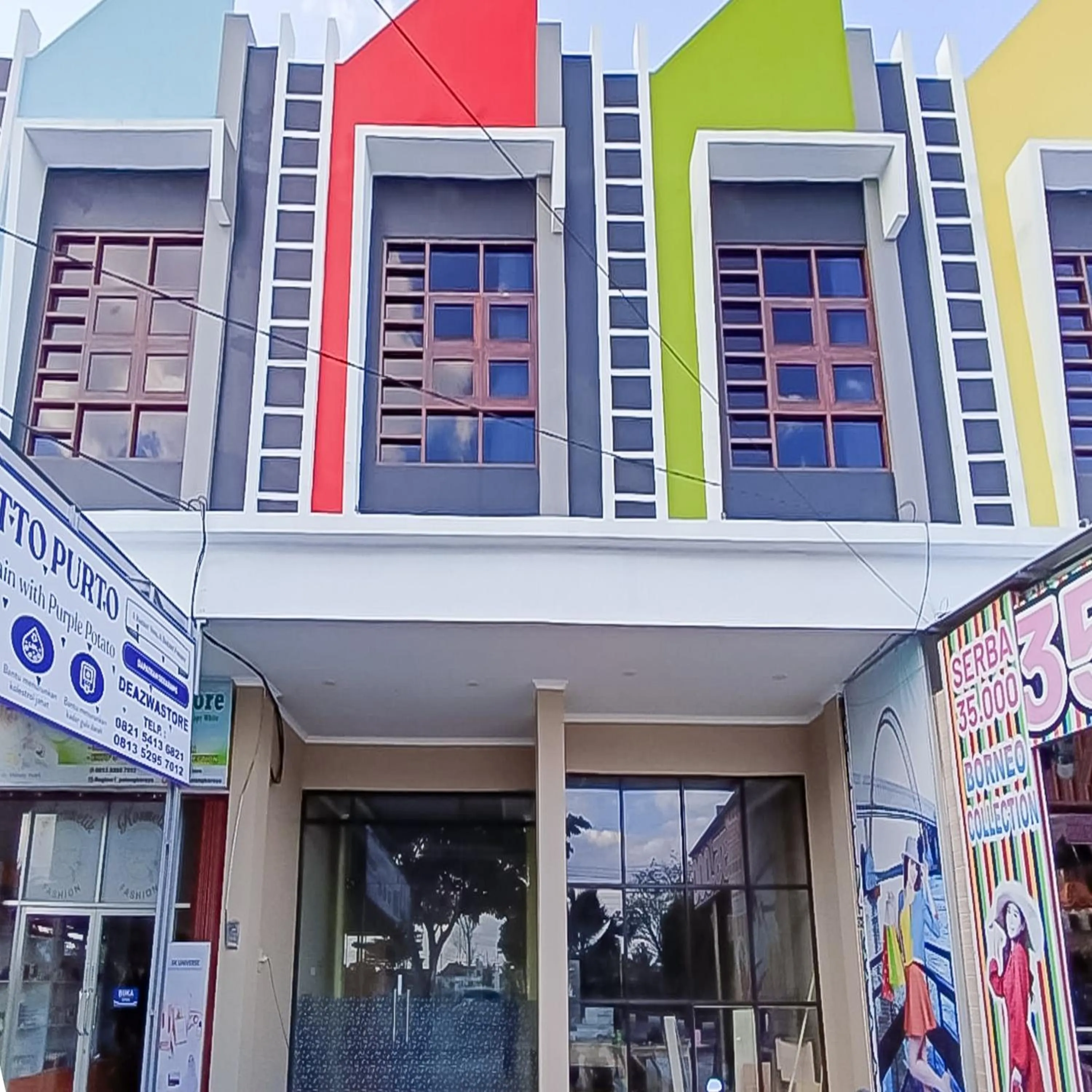 Facade/entrance in Urbanview Hotel Lamin Palangkaraya by RedDoorz