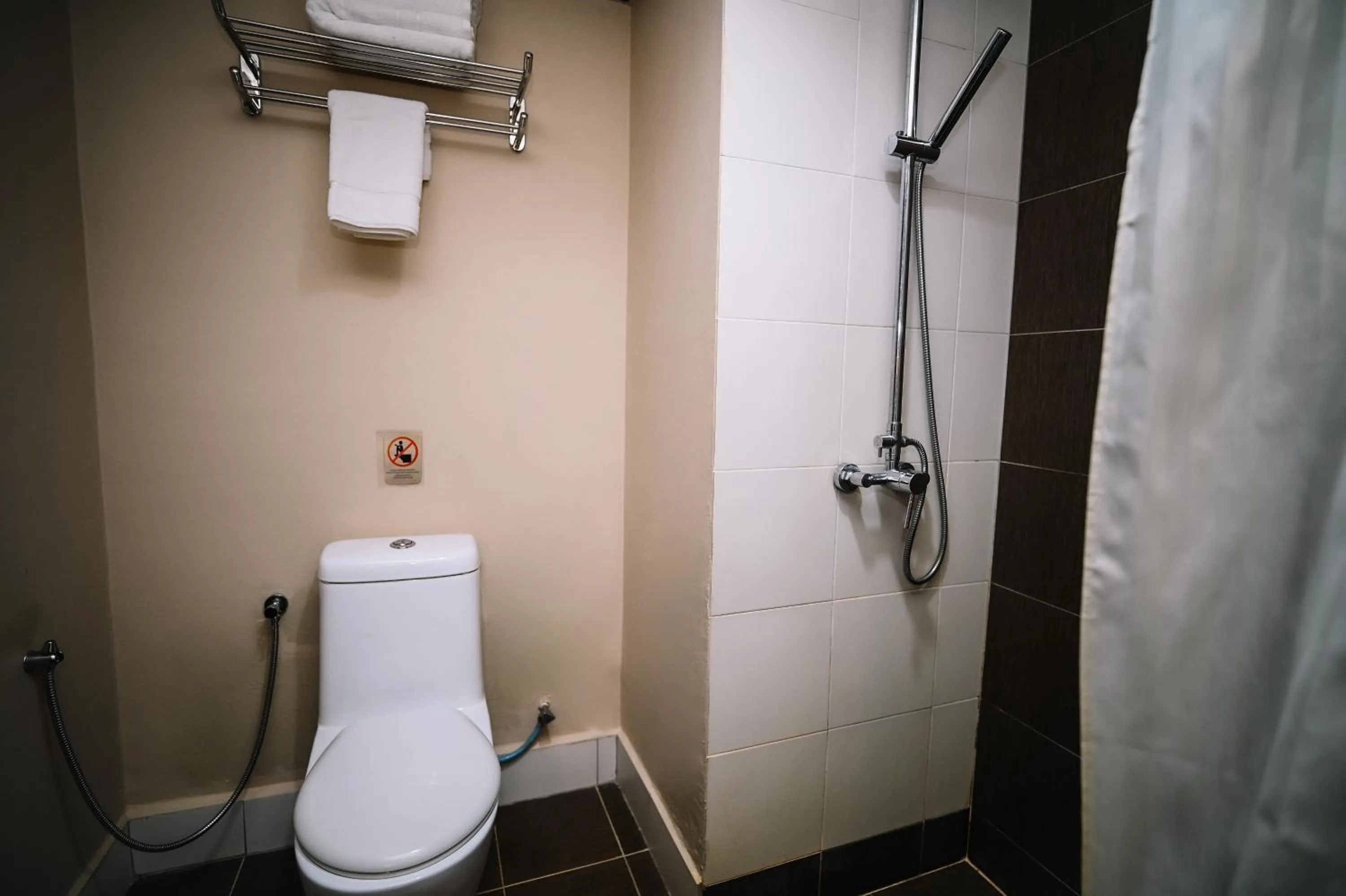 Shower in Kingston Hotel 9 - Jonker Street Malacca