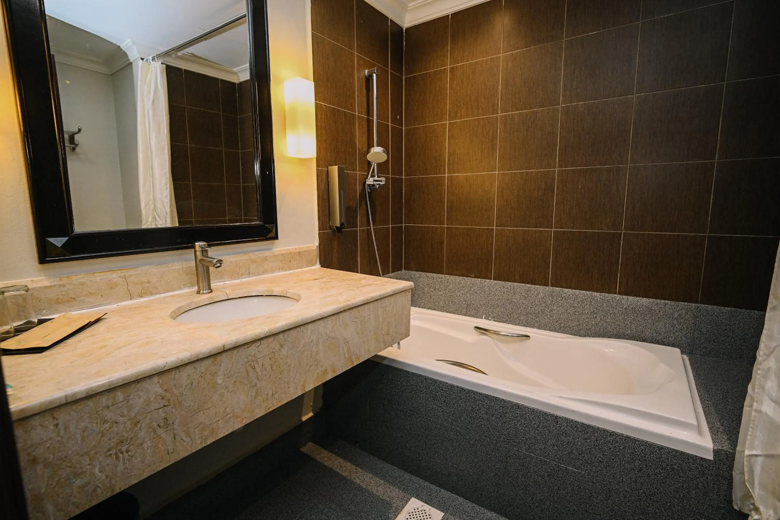 Shower in Kingston Hotel 9 - Jonker Street Malacca