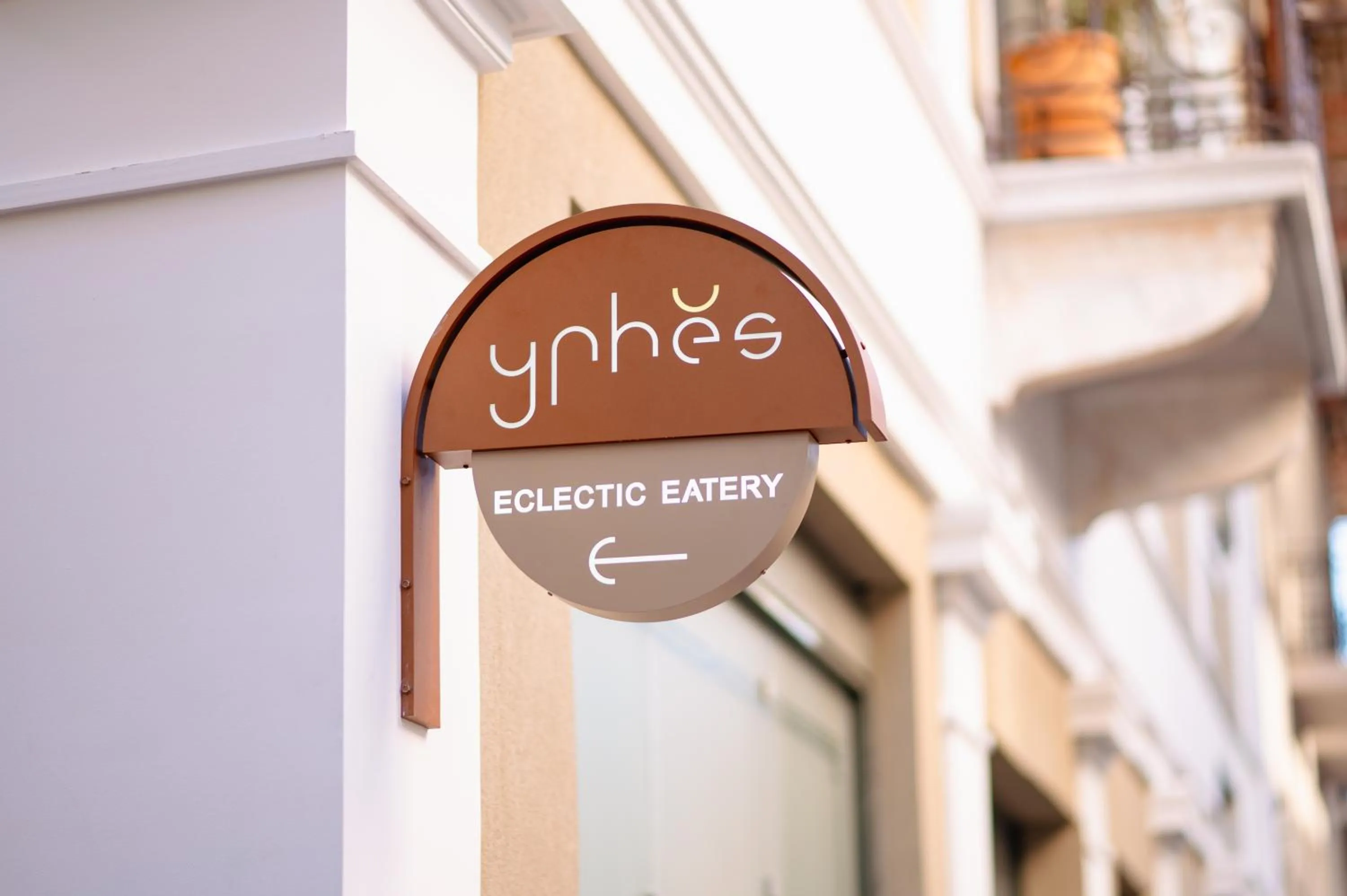 Restaurant/places to eat in Emerald Hotel Athens