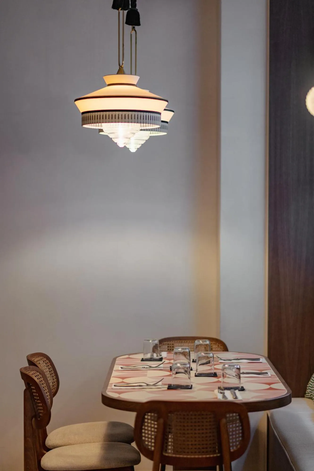 Restaurant/places to eat in Emerald Hotel Athens