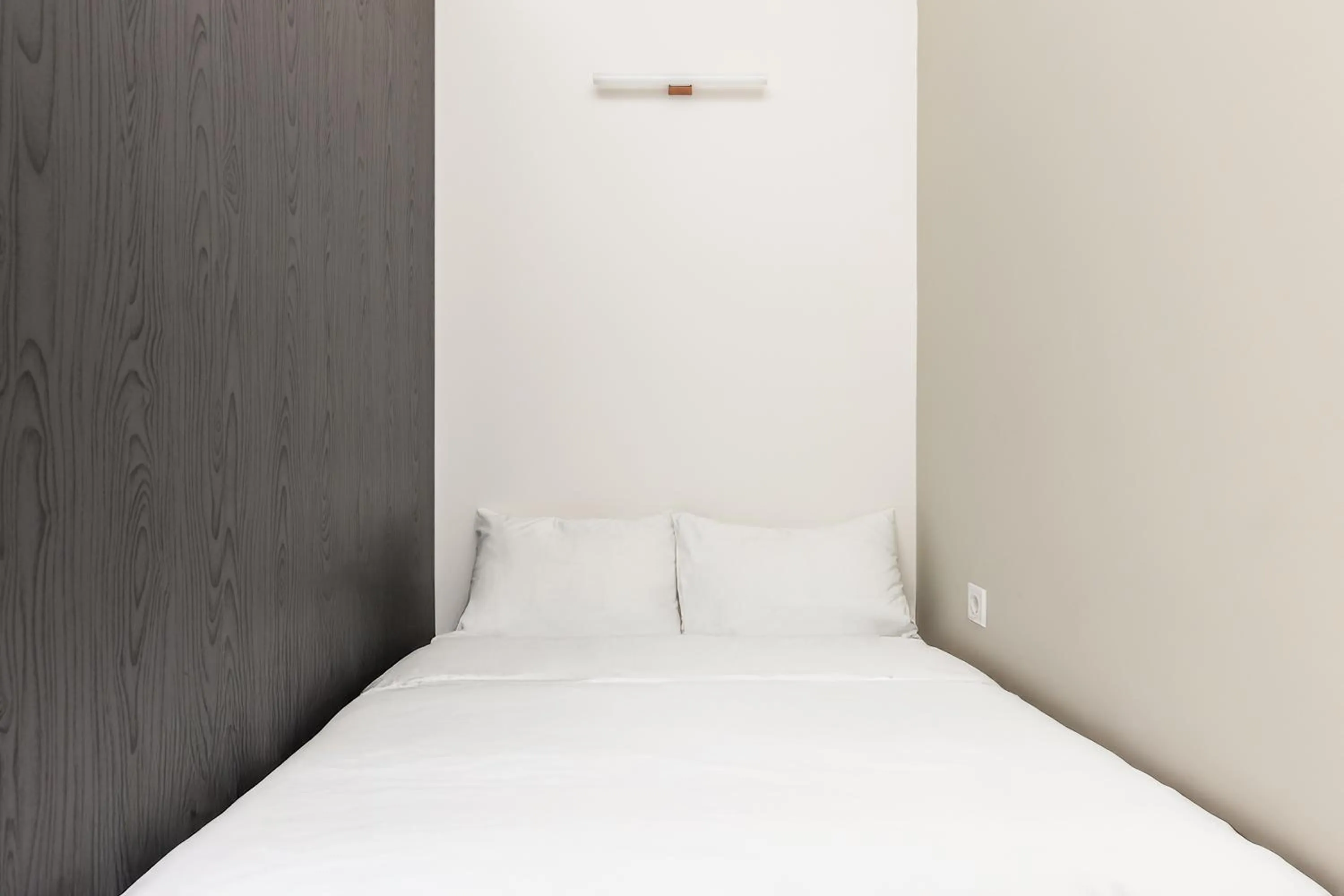 Bed in Soho Residence by halu!