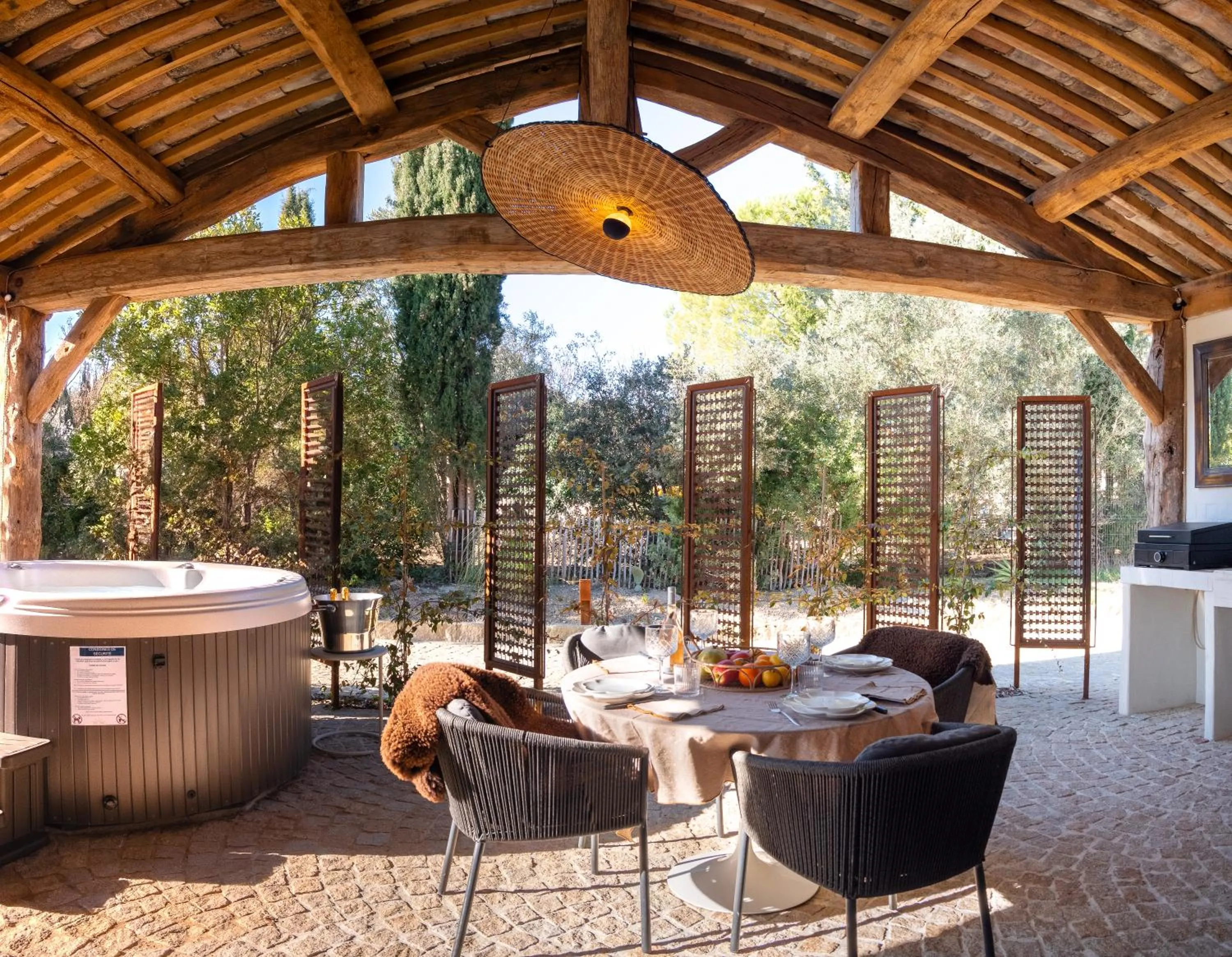 Patio in Secret d'Uzès - Place aux Herbes - Piscine chauffée et Jacuzzi