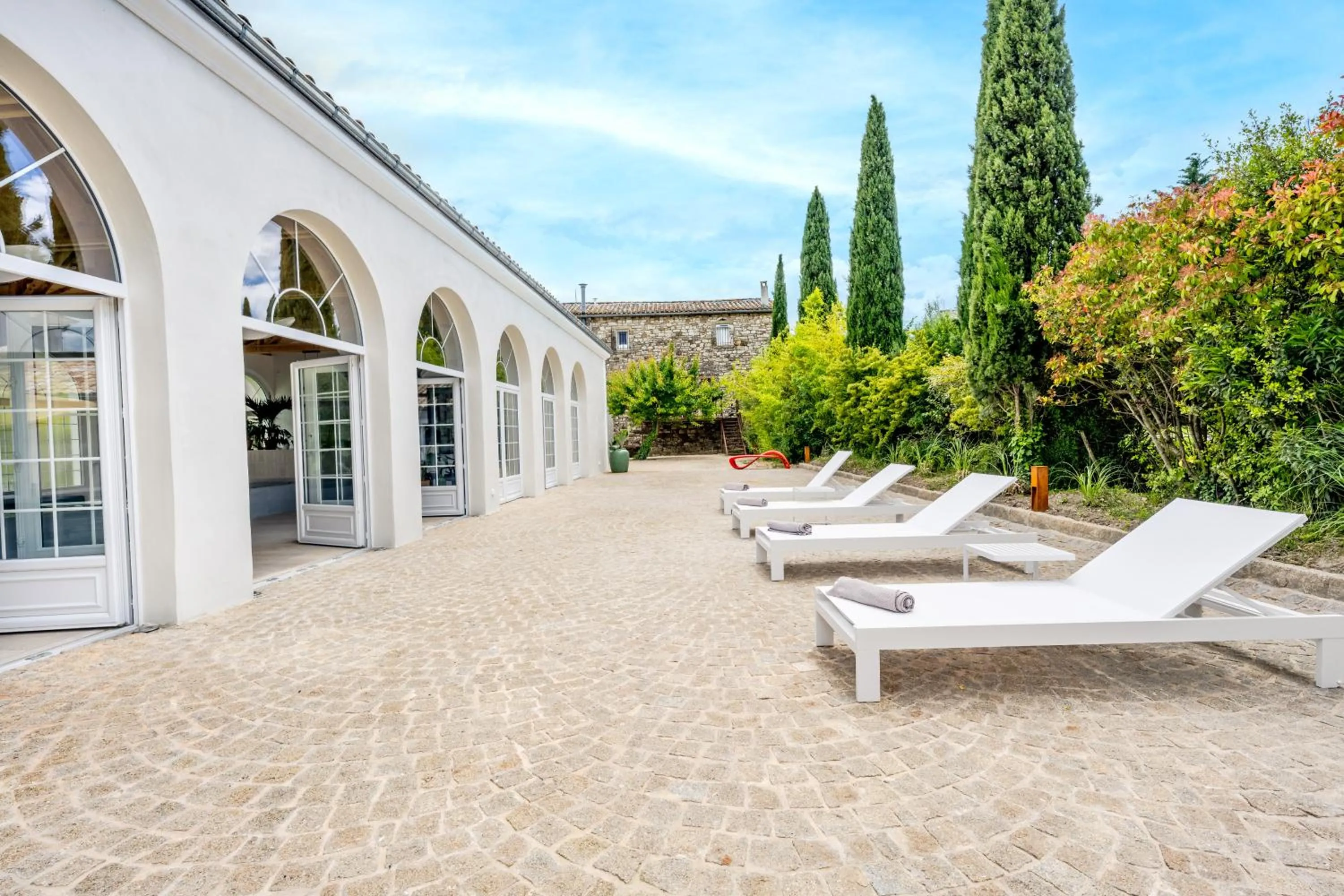Patio in Secret d'Uzès - Place aux Herbes - Piscine chauffée et Jacuzzi