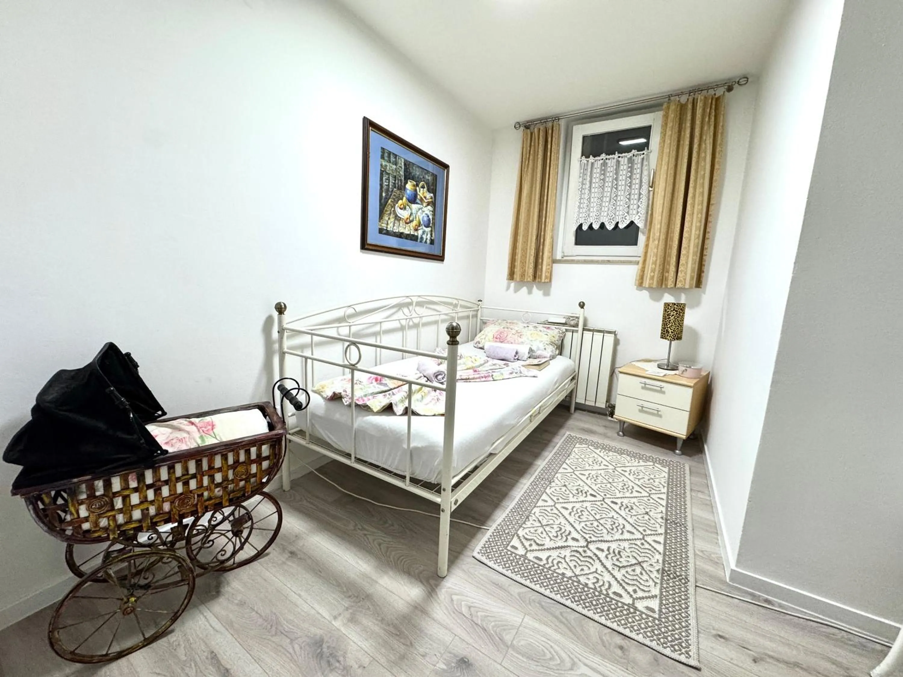 Deluxe Single Room - single occupancy in Hostel Pansion Lion