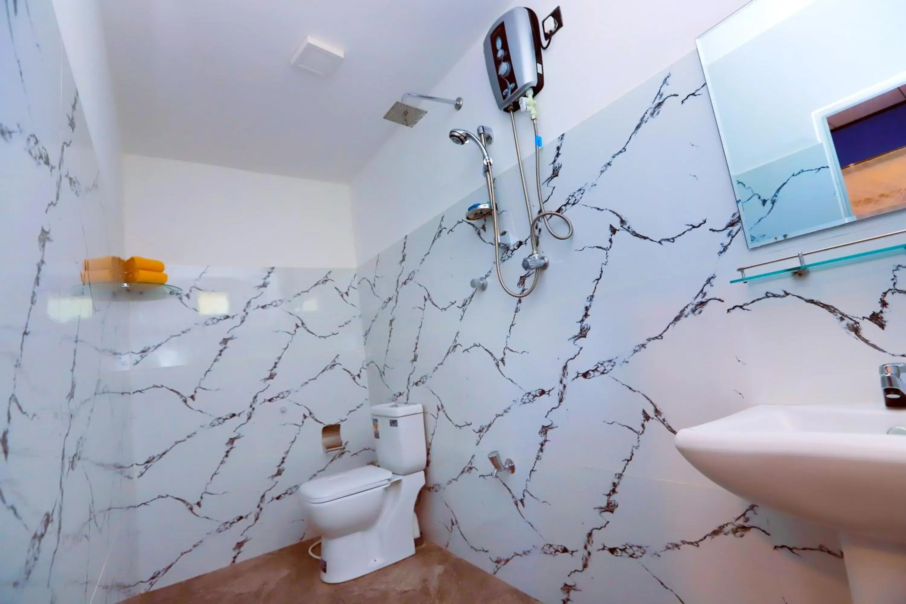 Deluxe Double Room - single occupancy in Dinsara Pearl Villa Deluxe Double Room - single occupancy in Dinsara Pearl Villa