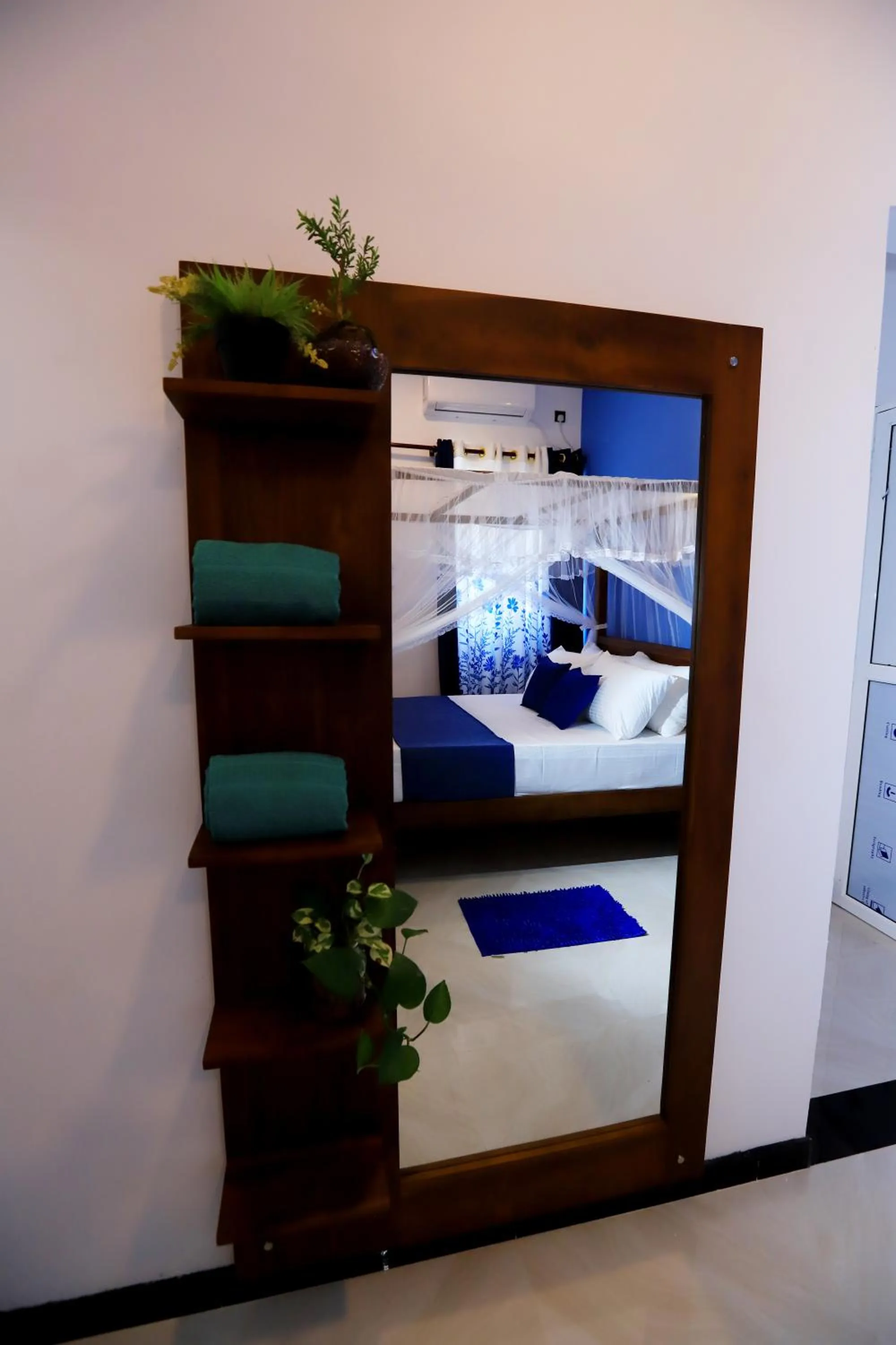 wardrobe, Bed in Dinsara Pearl Villa