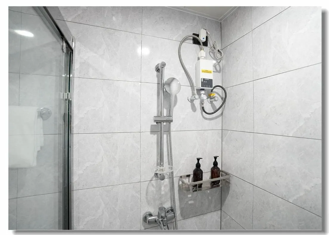 Bathroom in Golden Seagulls Hotel