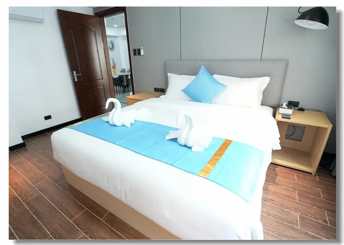 Bedroom, Bed in Golden Seagulls Hotel