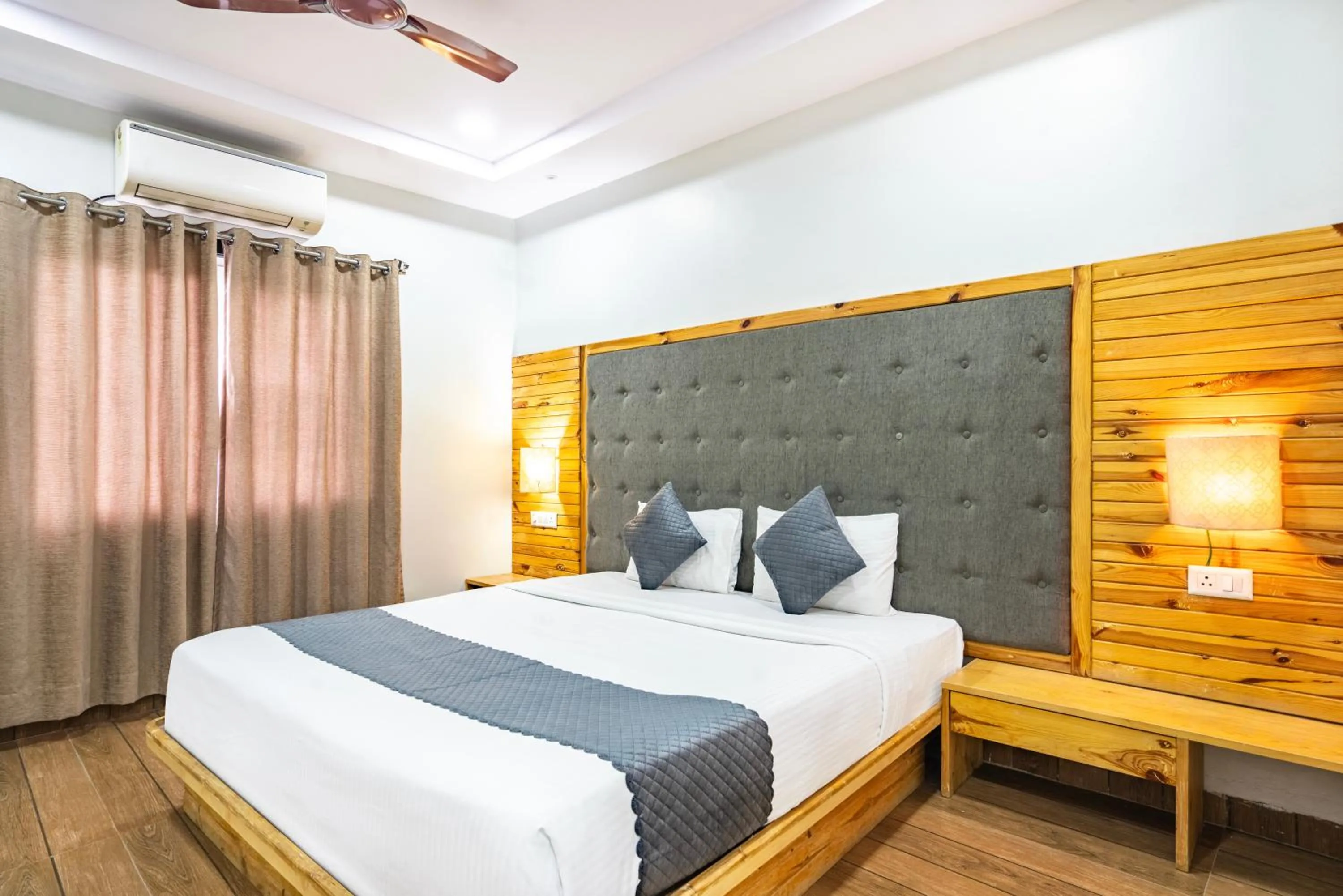 Bed in Hotel Lokis Forest Inn L B Nagar