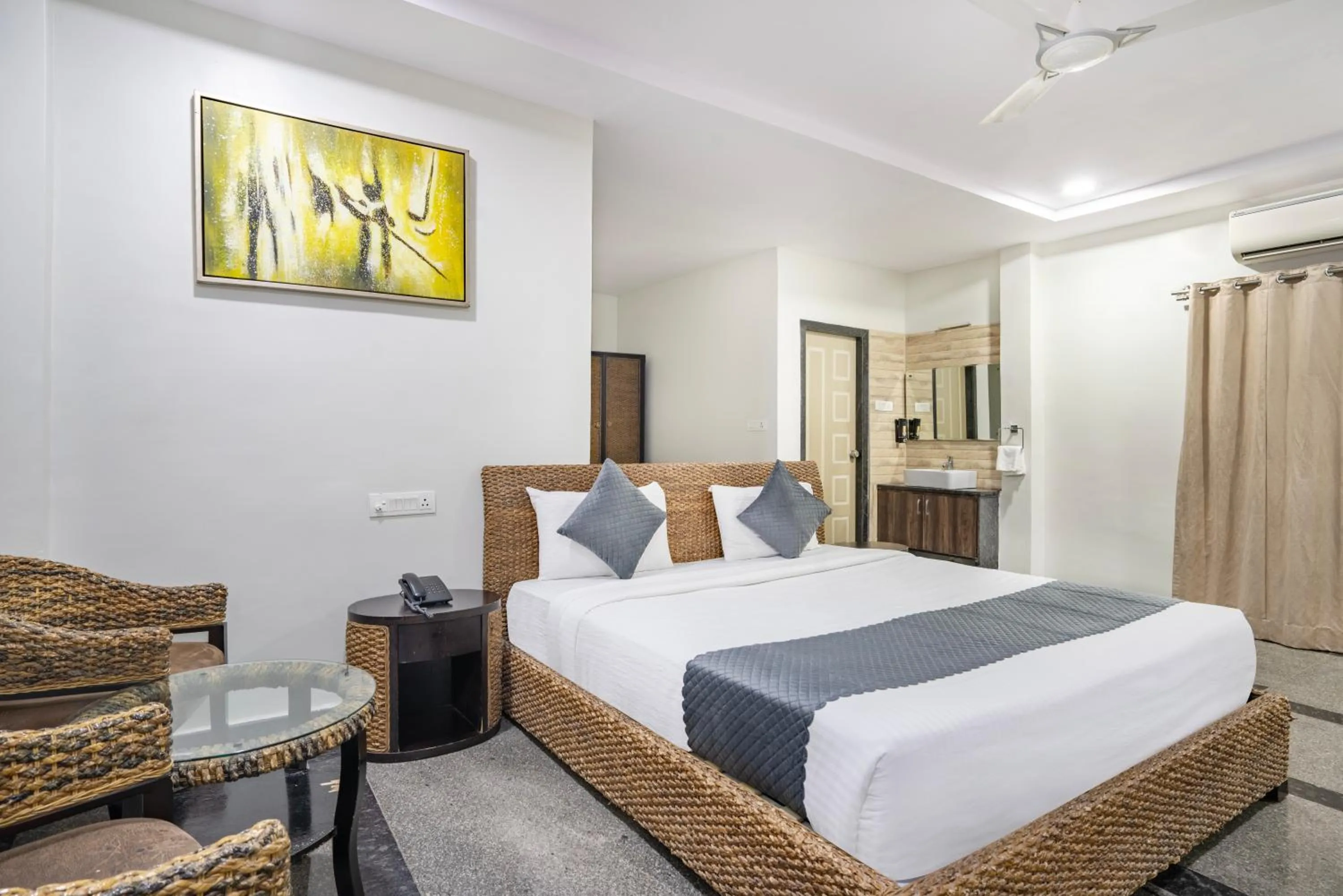 Bed in Hotel Lokis Forest Inn L B Nagar