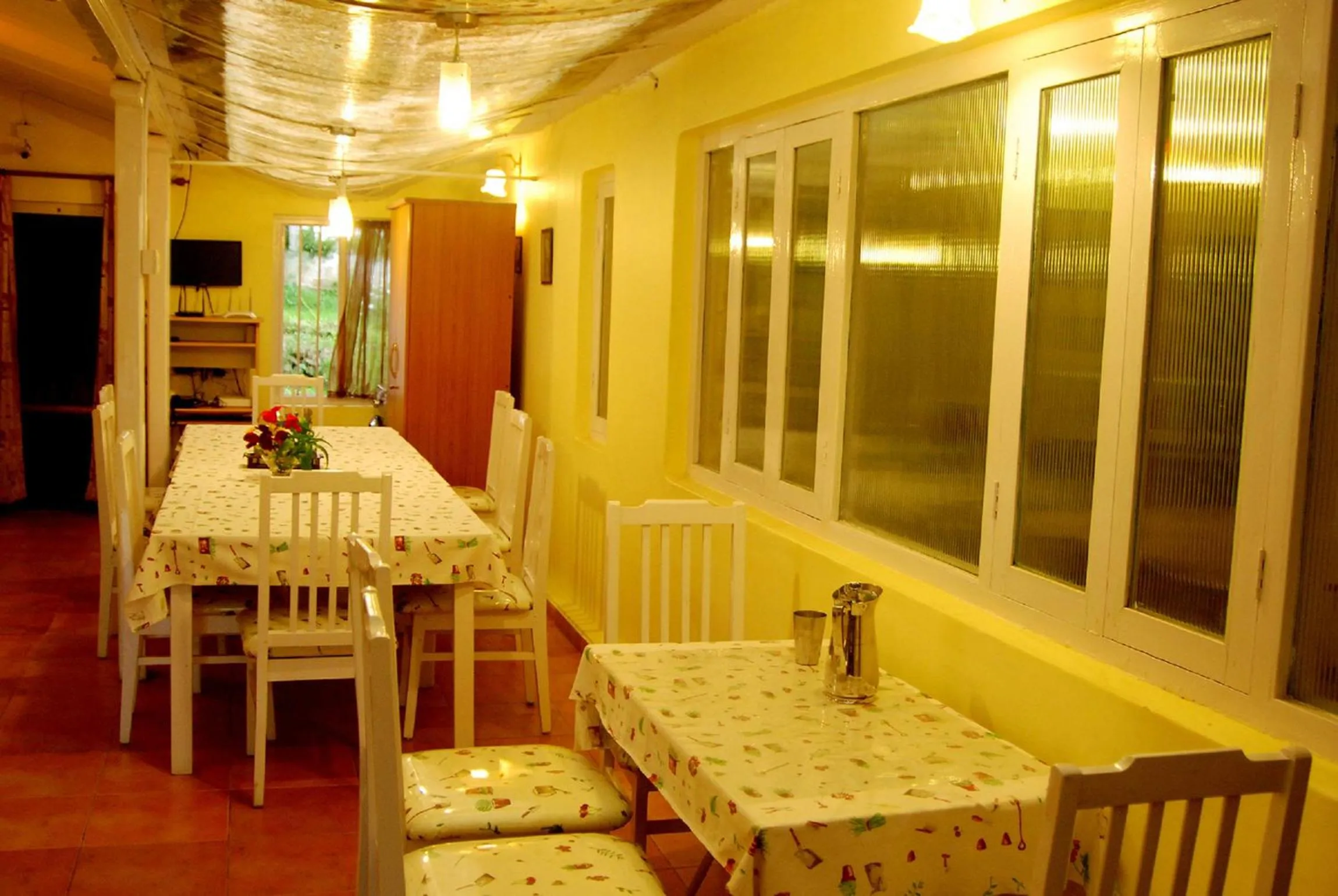 Restaurant/places to eat in Bella Vista Homestay