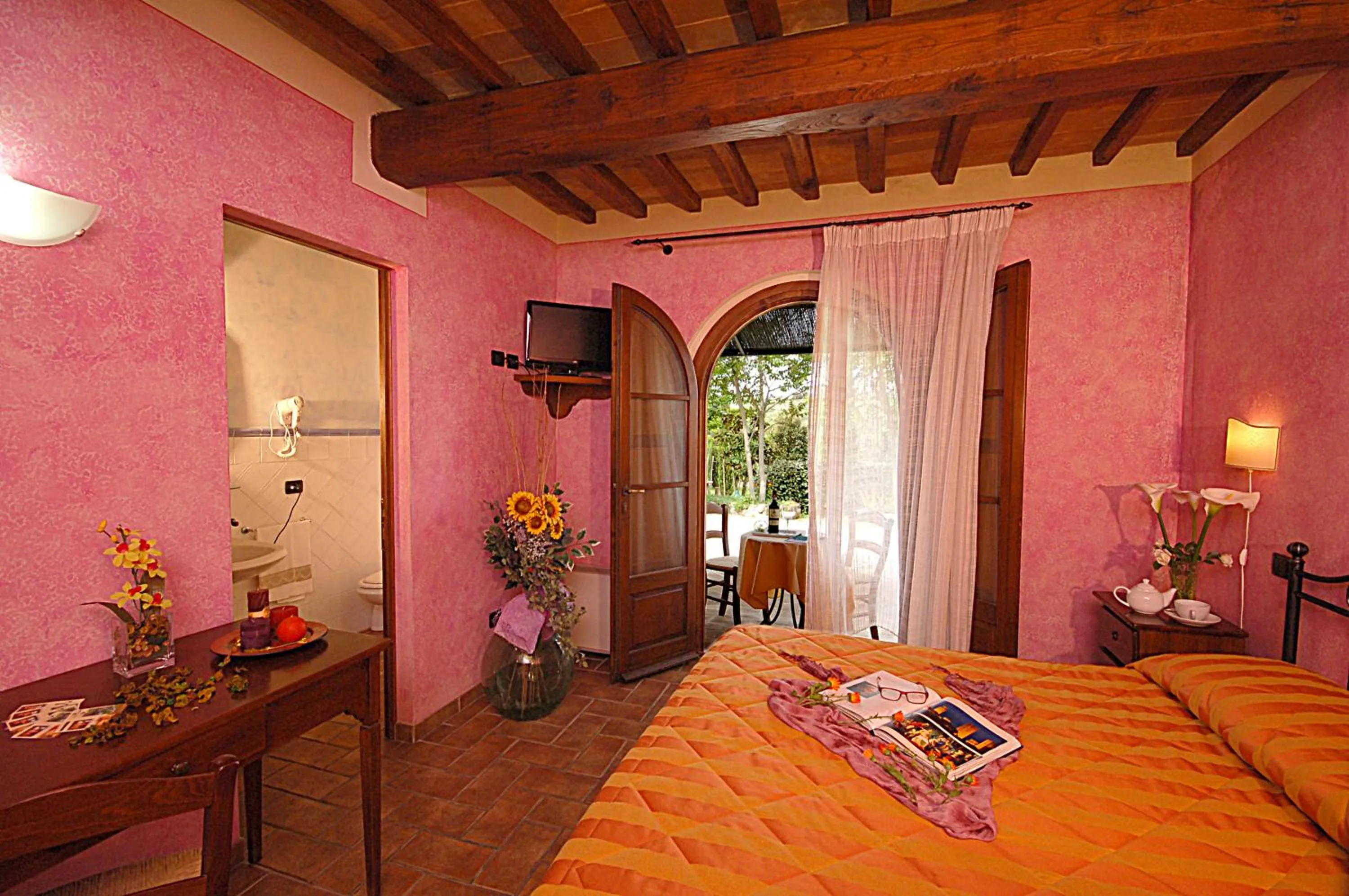 View (from property/room), Bed in Antico Borgo Il Cardino