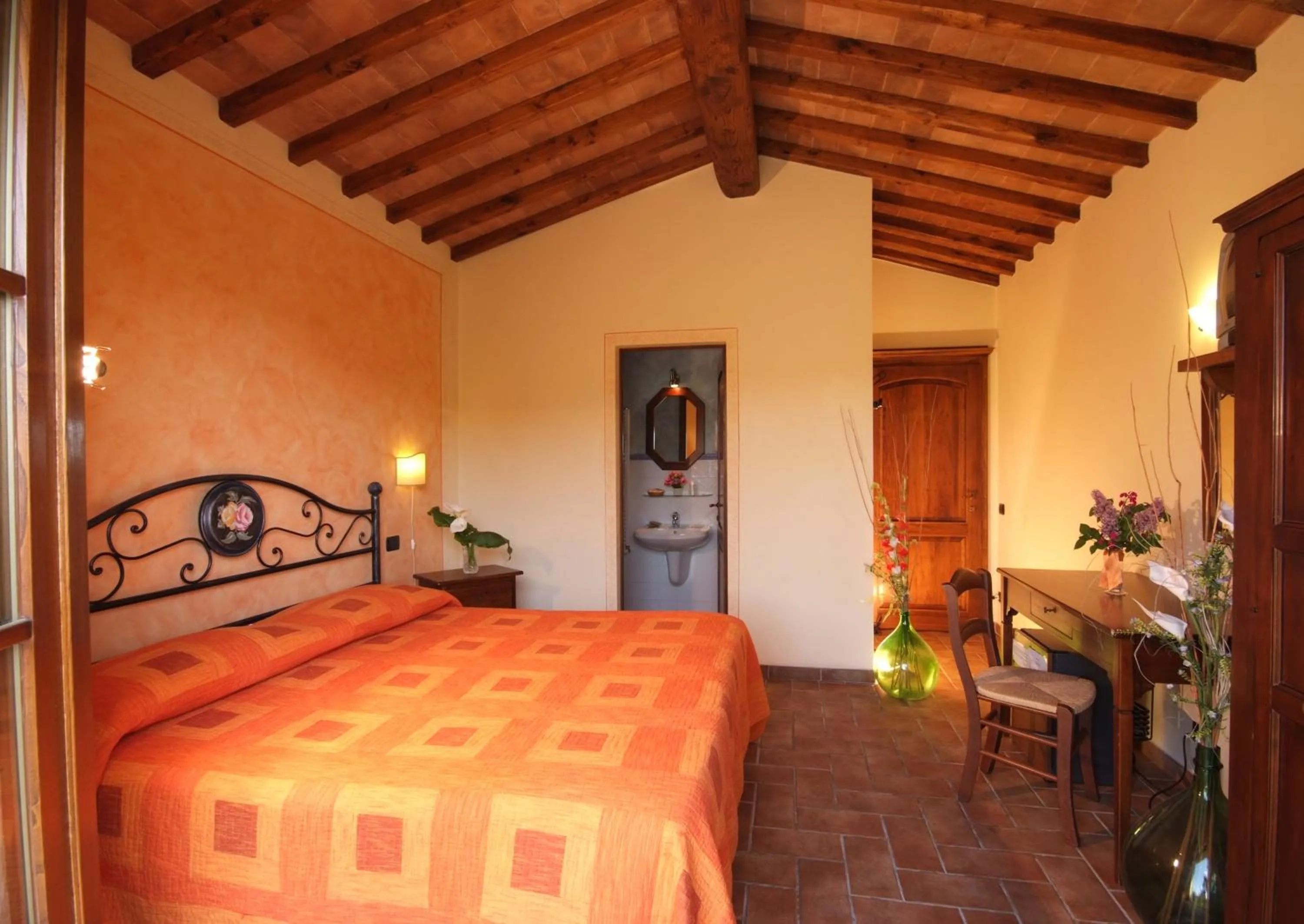 Photo of the whole room, Bed in Antico Borgo Il Cardino