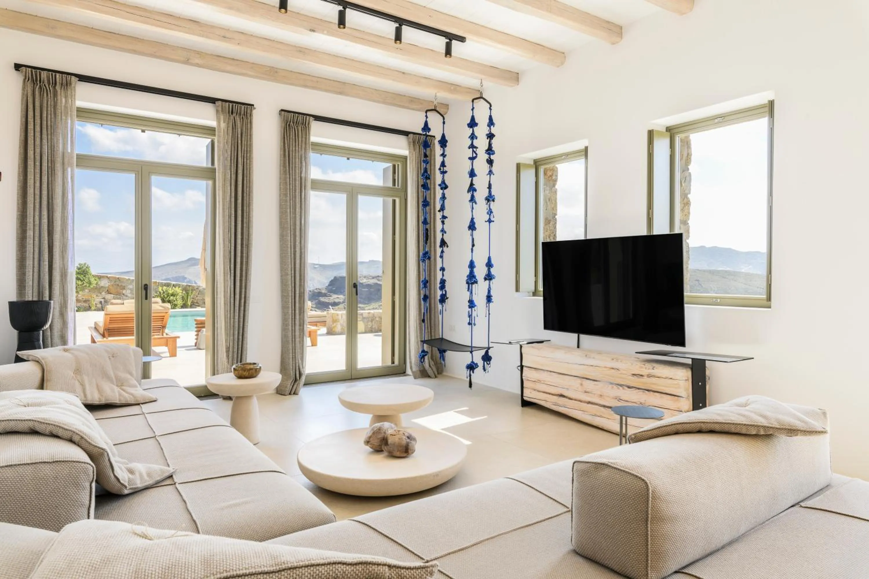 TV and multimedia in Nasta Suites & Villas Intentional Living Mykonos