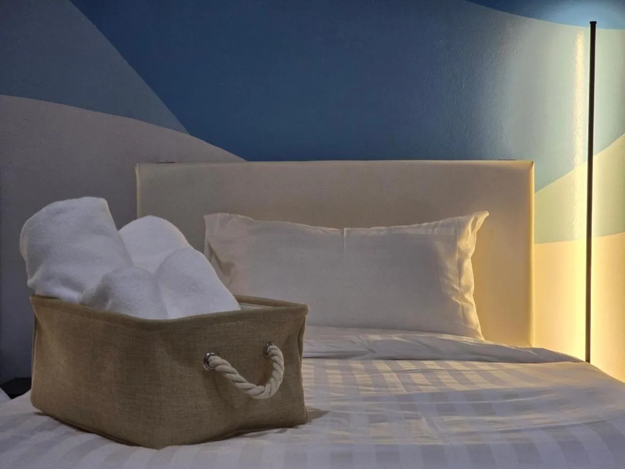 Bed in SRINN Hotel Pattaya Klang