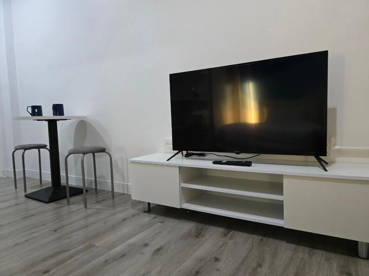 Living room in SRINN Hotel Pattaya Klang