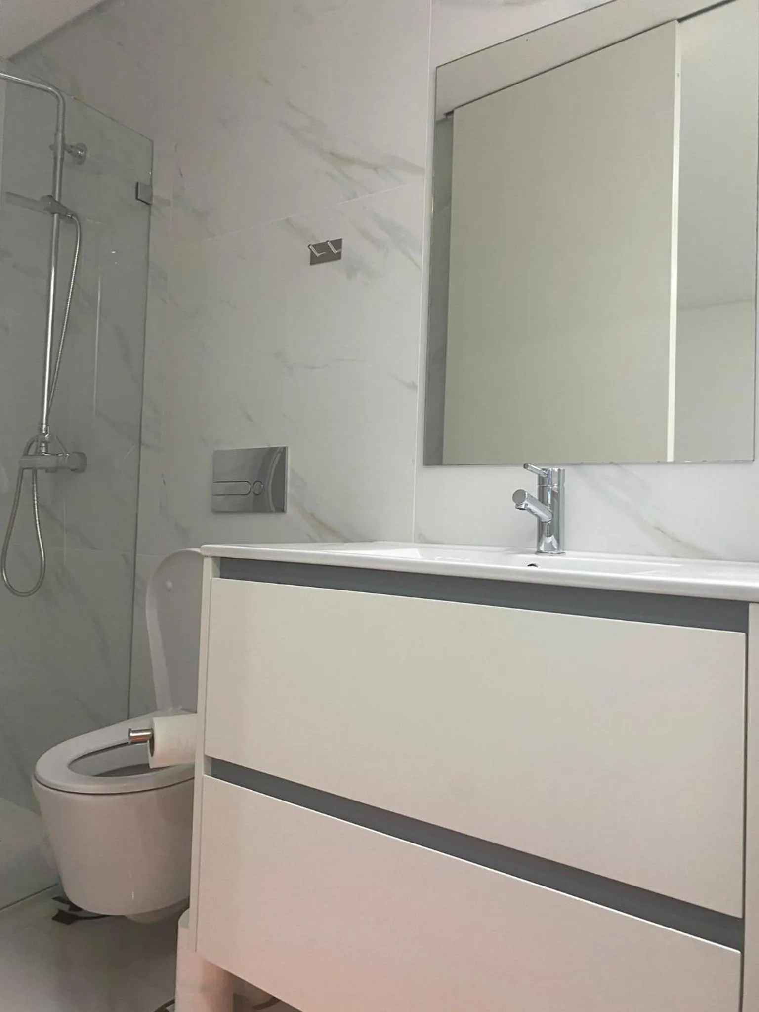 Shower in Casa Augusta 6