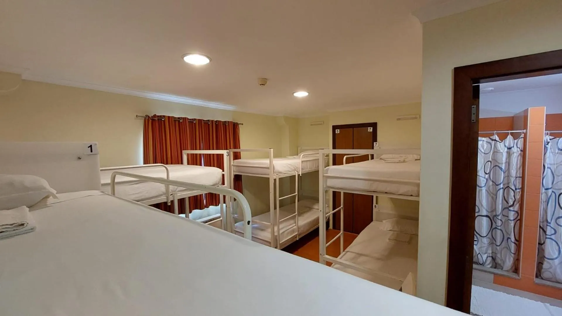 Bed in HI Alfeizerão – Pousada de Juventude