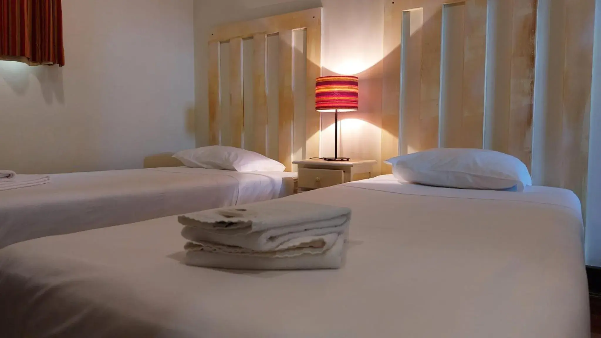 Double or Twin Room with Private Bathroom in HI Alfeizerão – Pousada de Juventude Double or Twin Room with Private Bathroom in HI Alfeizerão – Pousada de Juventude