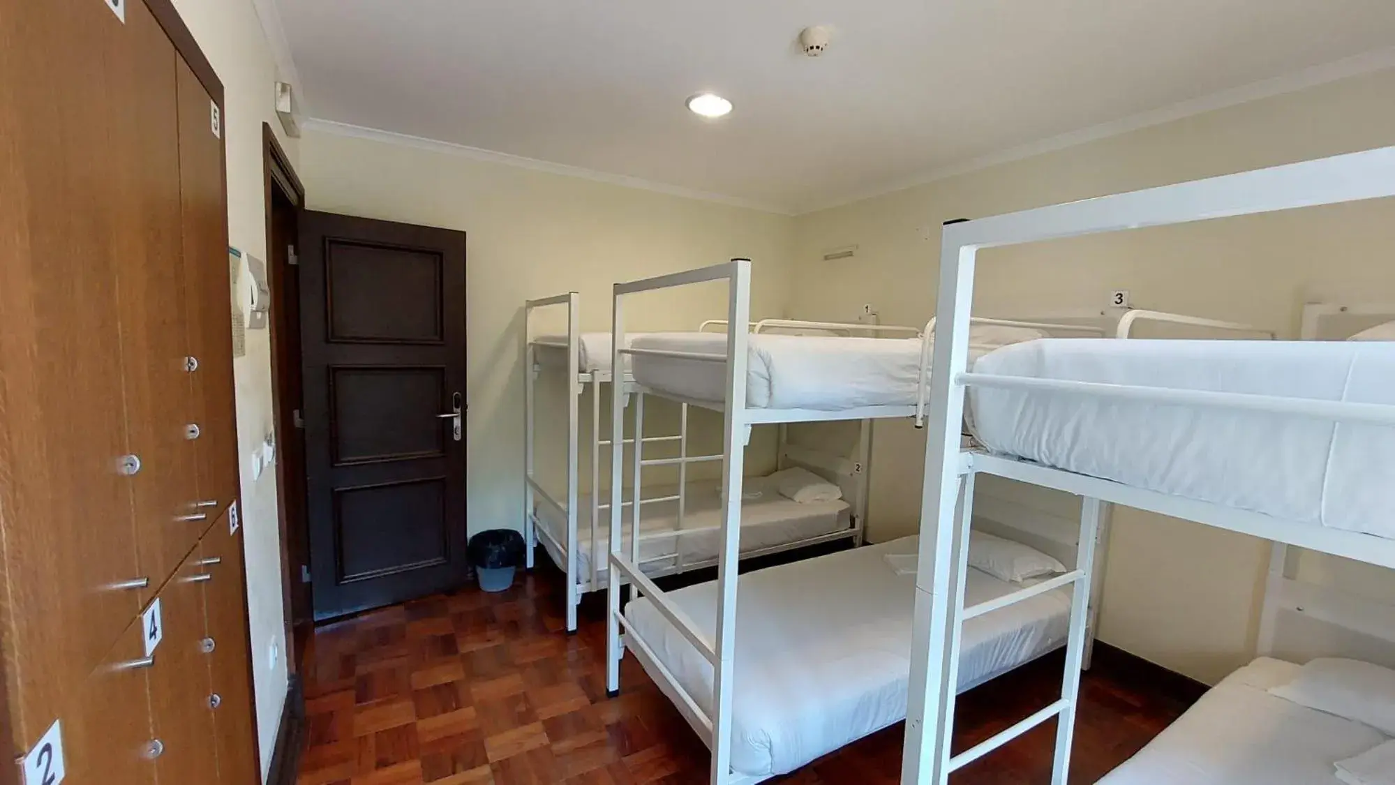 Family Room with Shared Bathroom - single occupancy in HI Alfeizerão – Pousada de Juventude Family Room with Shared Bathroom - single occupancy in HI Alfeizerão – Pousada de Juventude