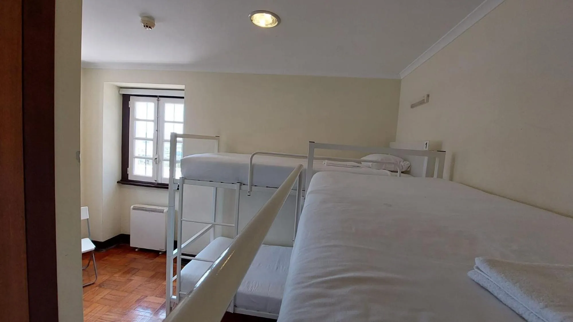 Bed in HI Alfeizerão – Pousada de Juventude