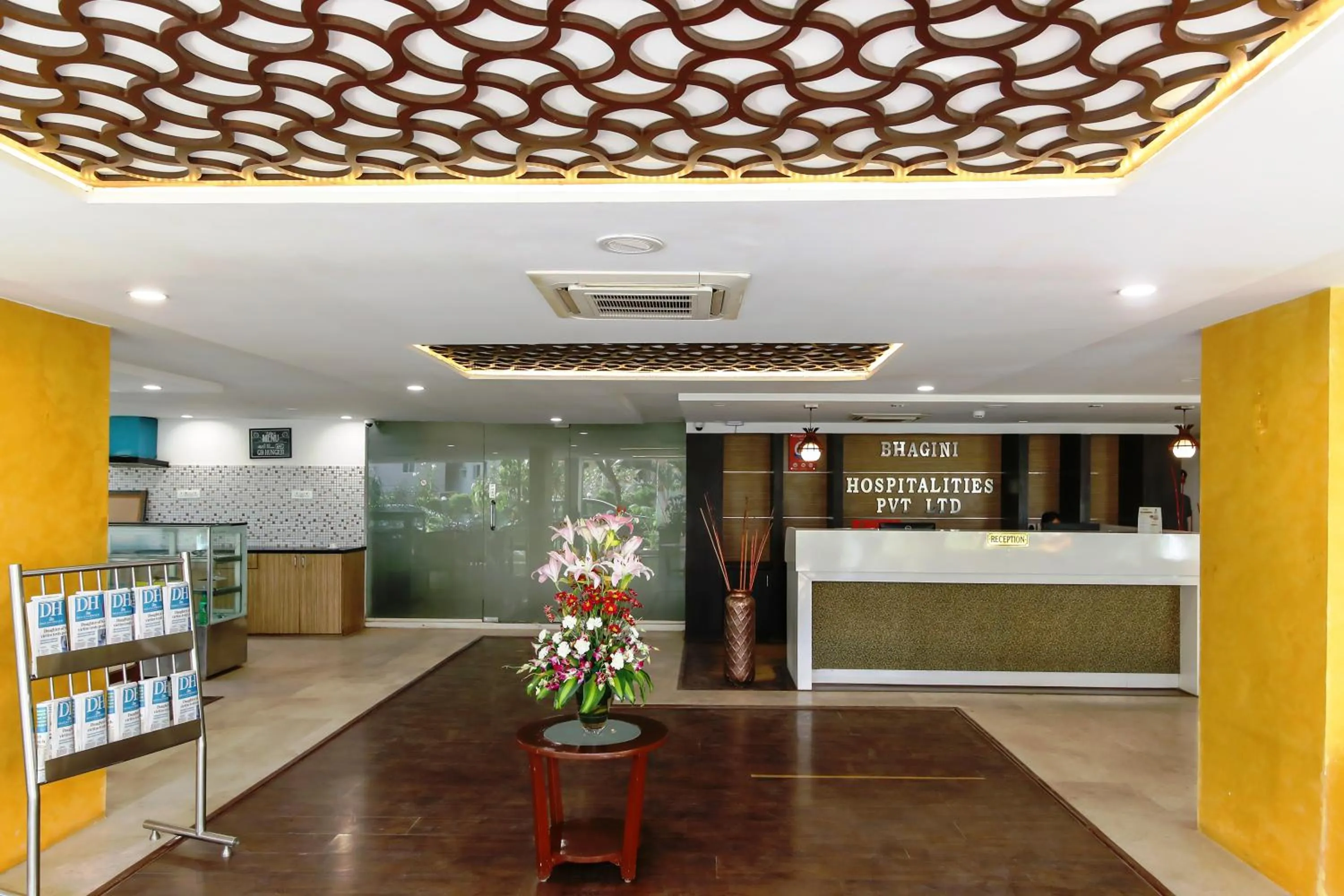 Lobby or reception in Icon Suites by Bhagini