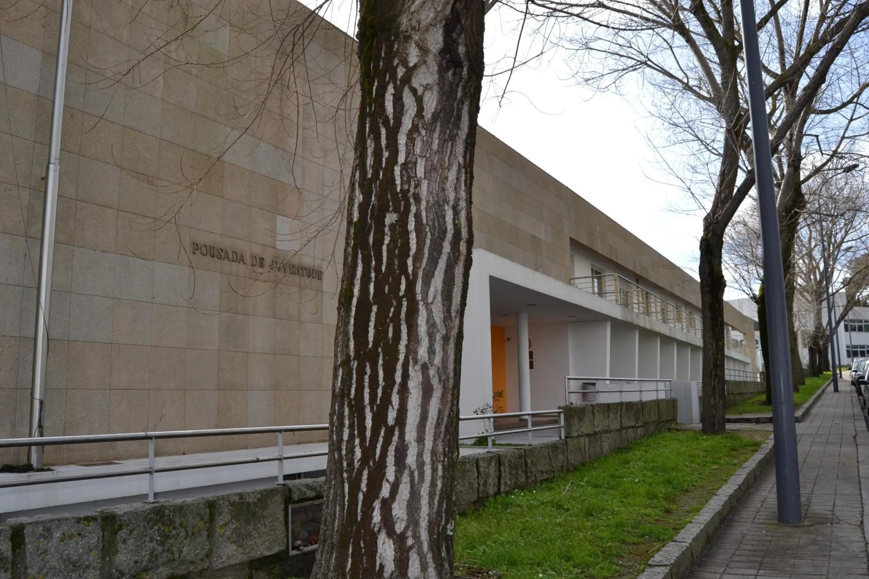 Facade/entrance in HI Porto - Pousada de Juventude