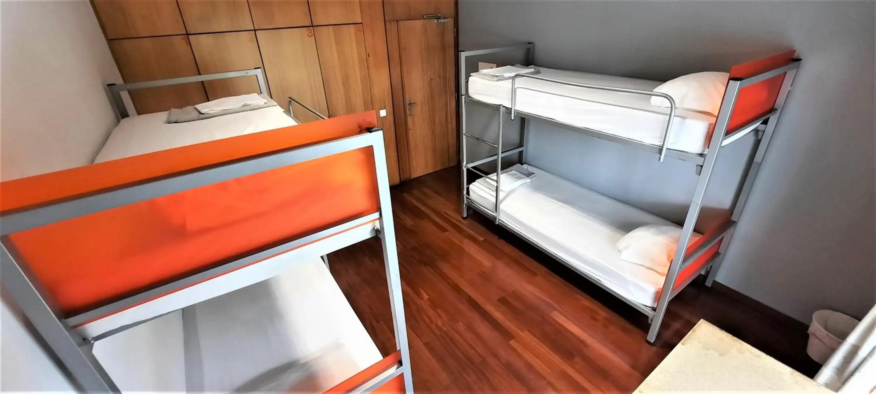 Quadruple Room with Shared Bathroom - single occupancy in HI Porto - Pousada de Juventude Quadruple Room with Shared Bathroom - single occupancy in HI Porto - Pousada de Juventude